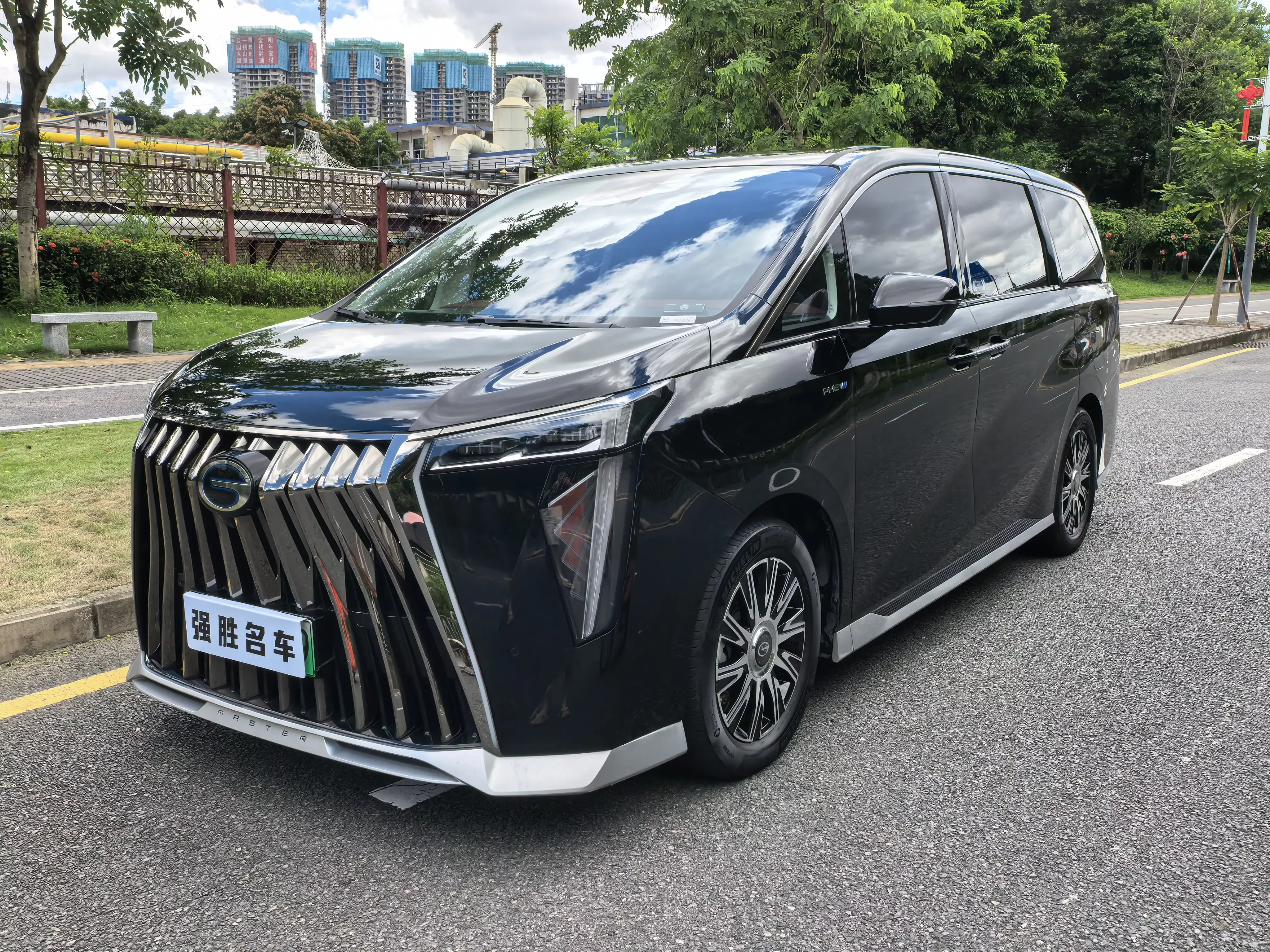 GAC Trumpchi E9 PHEV