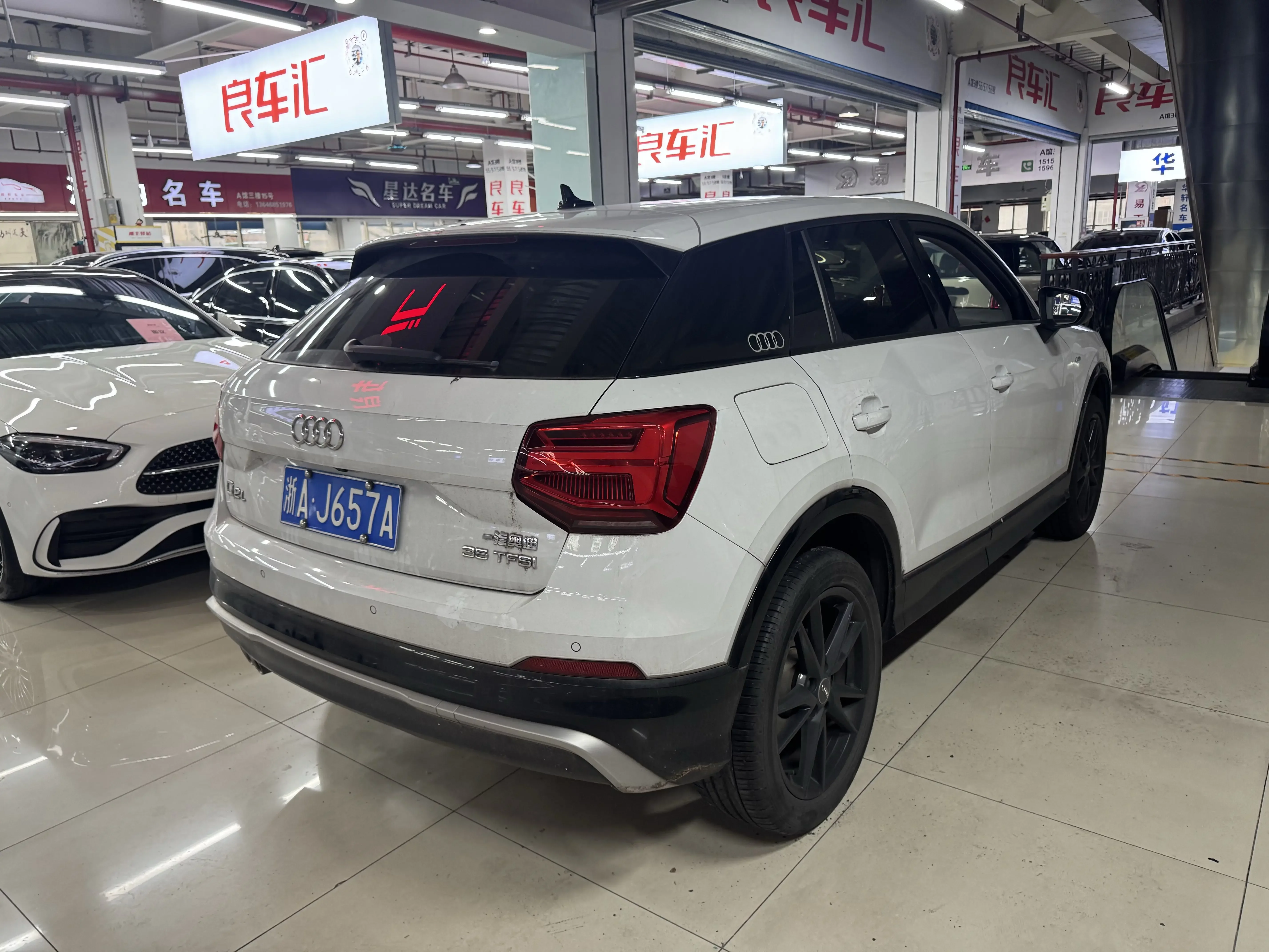 Audi Q2L