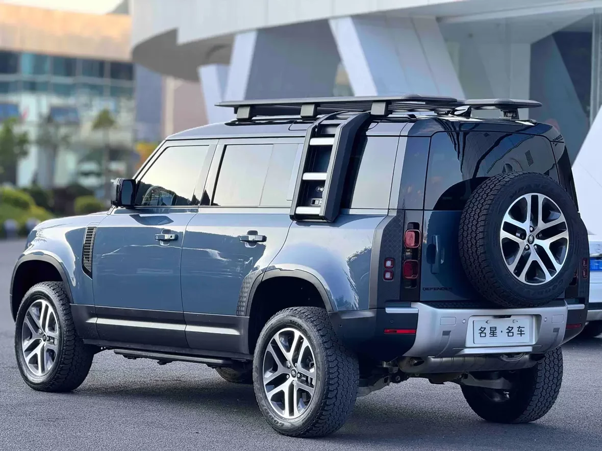 Land Rover guard