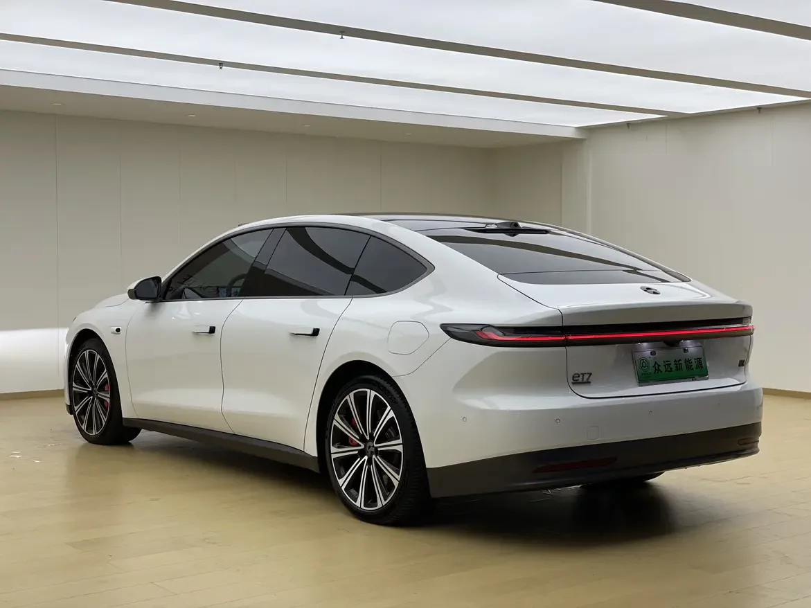 NIO ET7