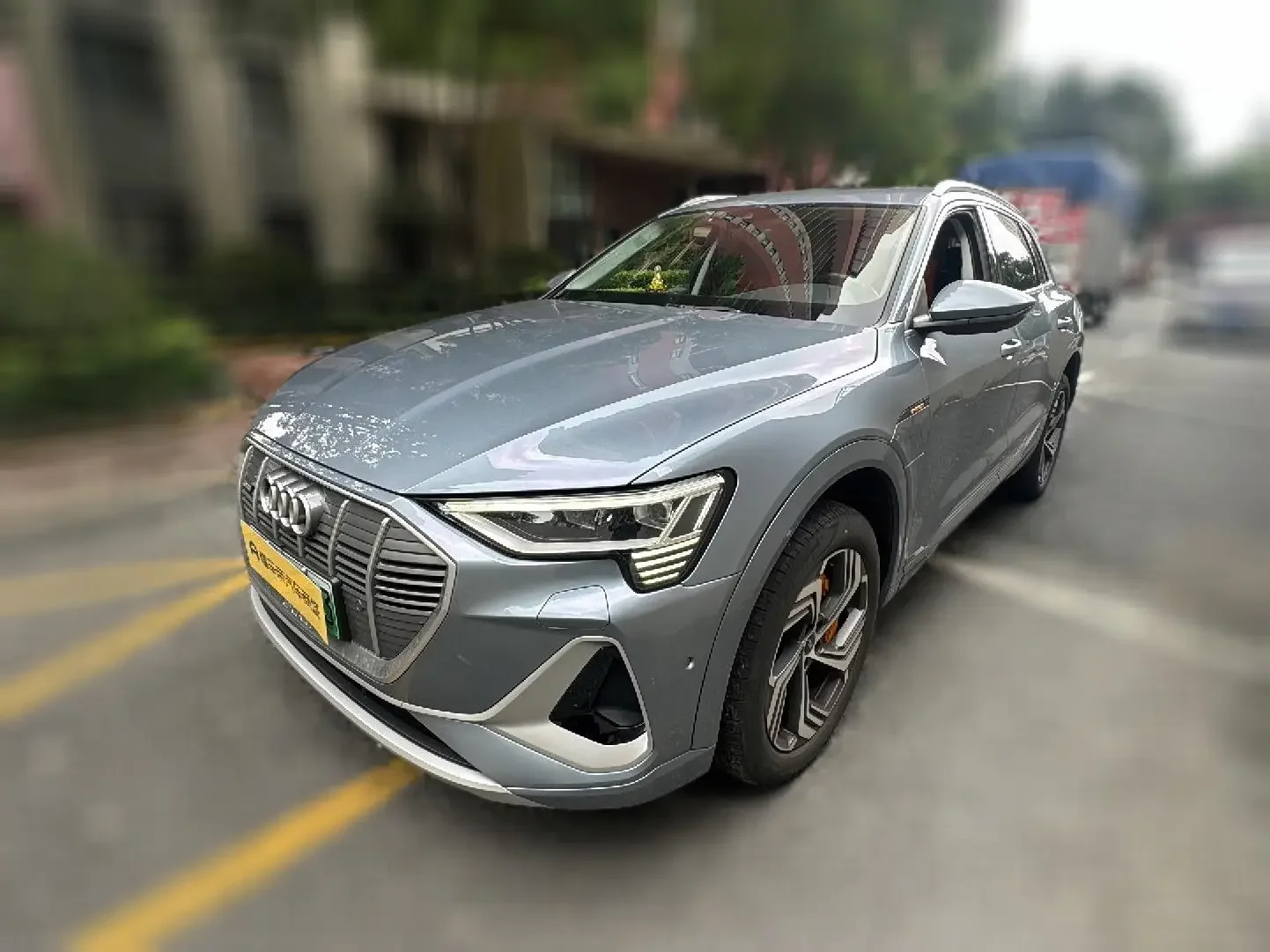 AUDI E-TRON
