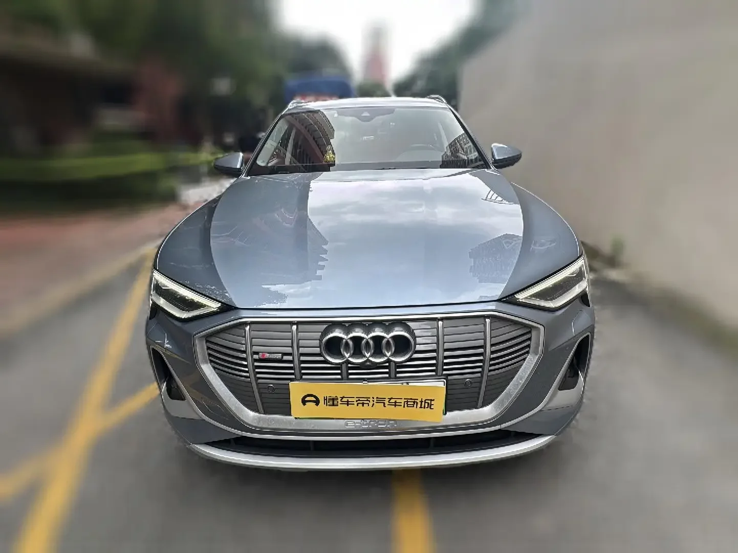 Audi e-tron