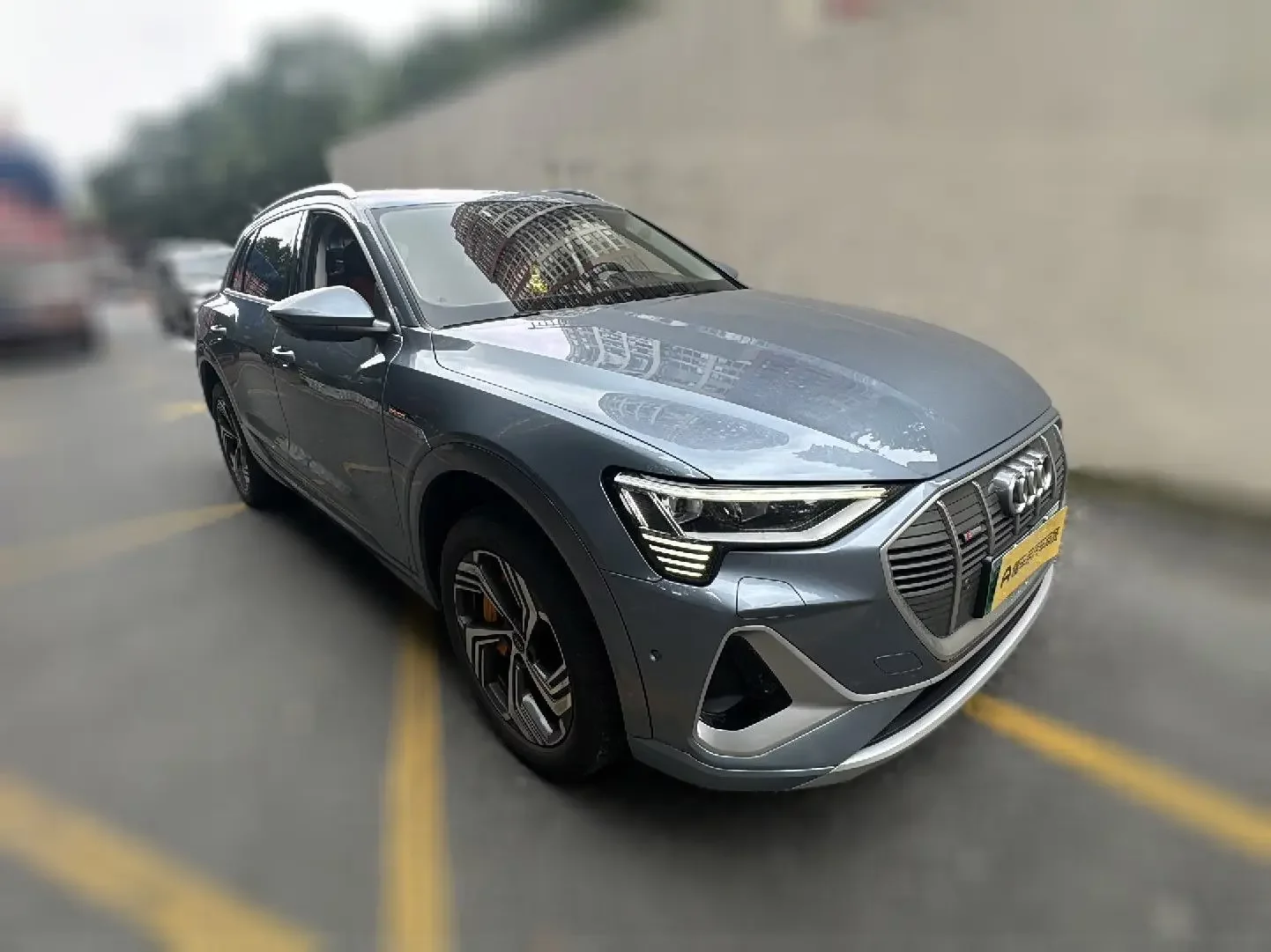 Audi e-tron