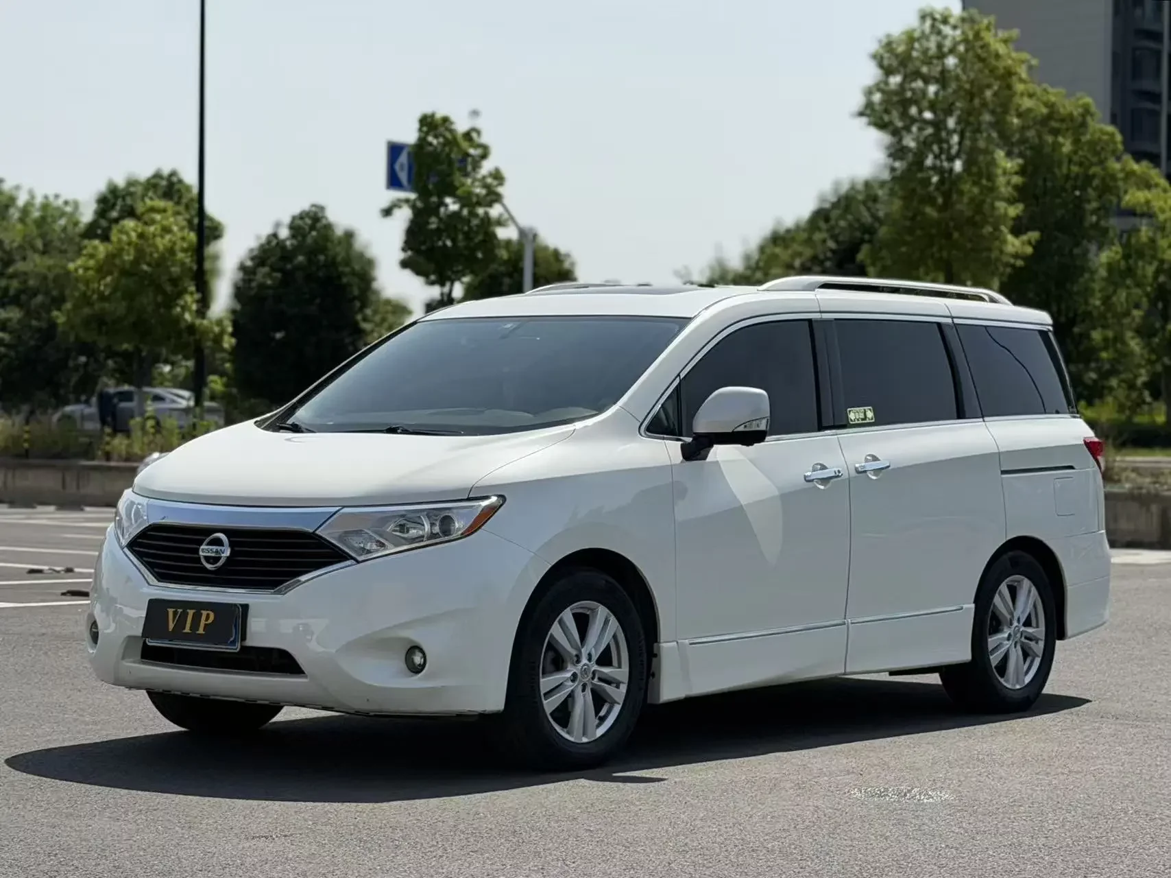 Nissan nobleman