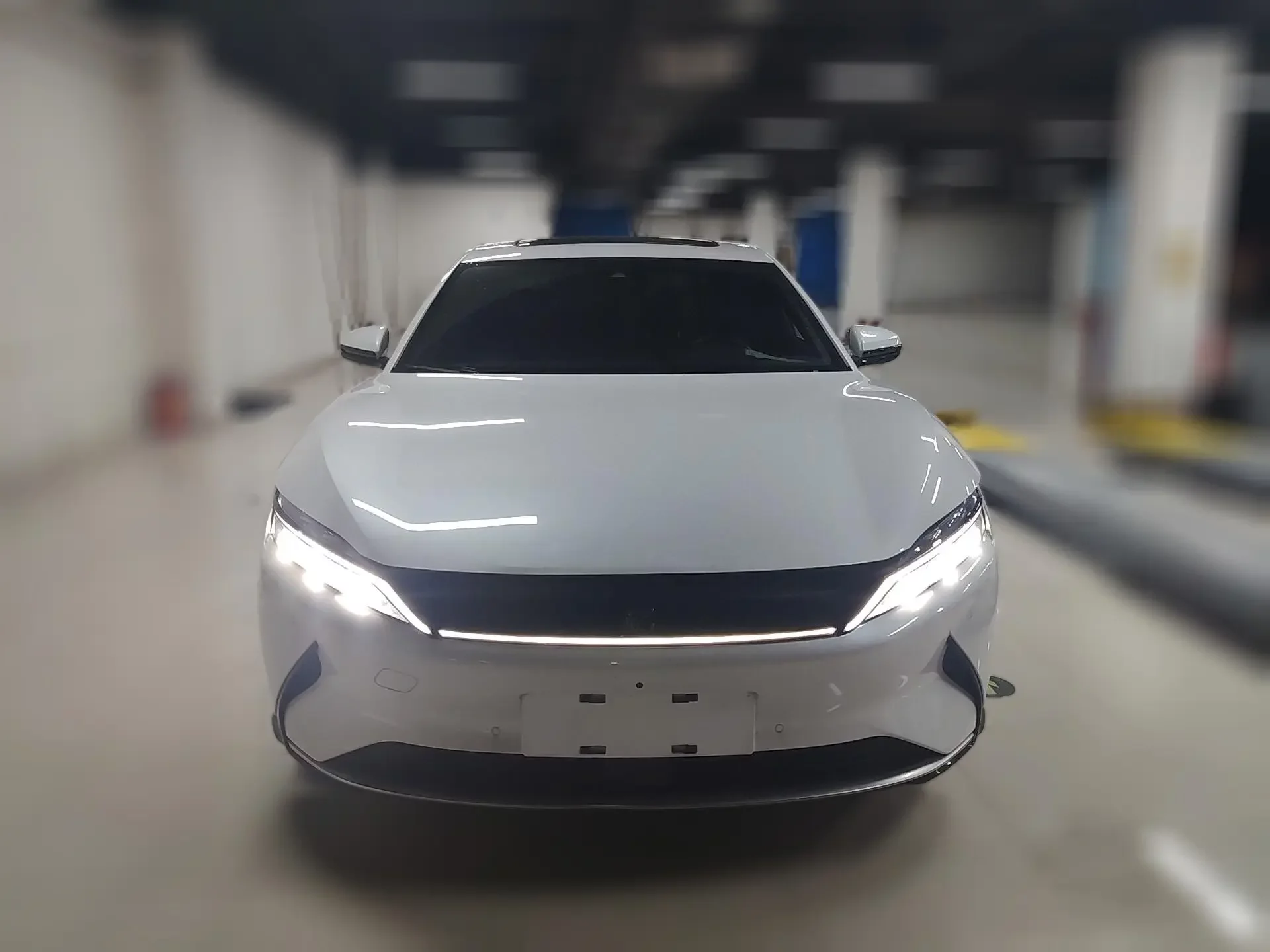 BYD Han EV  из Китая