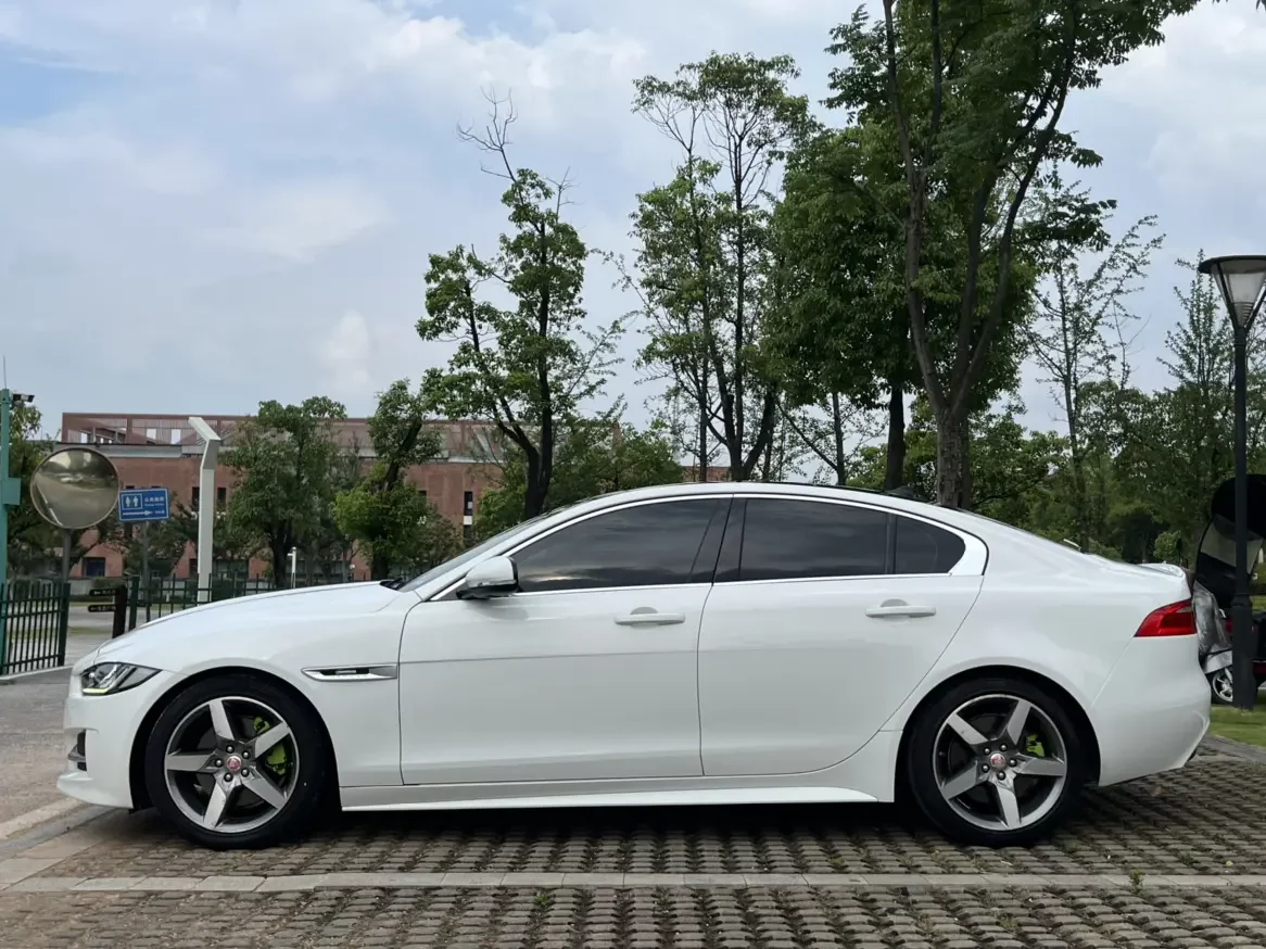 Jaguar XE