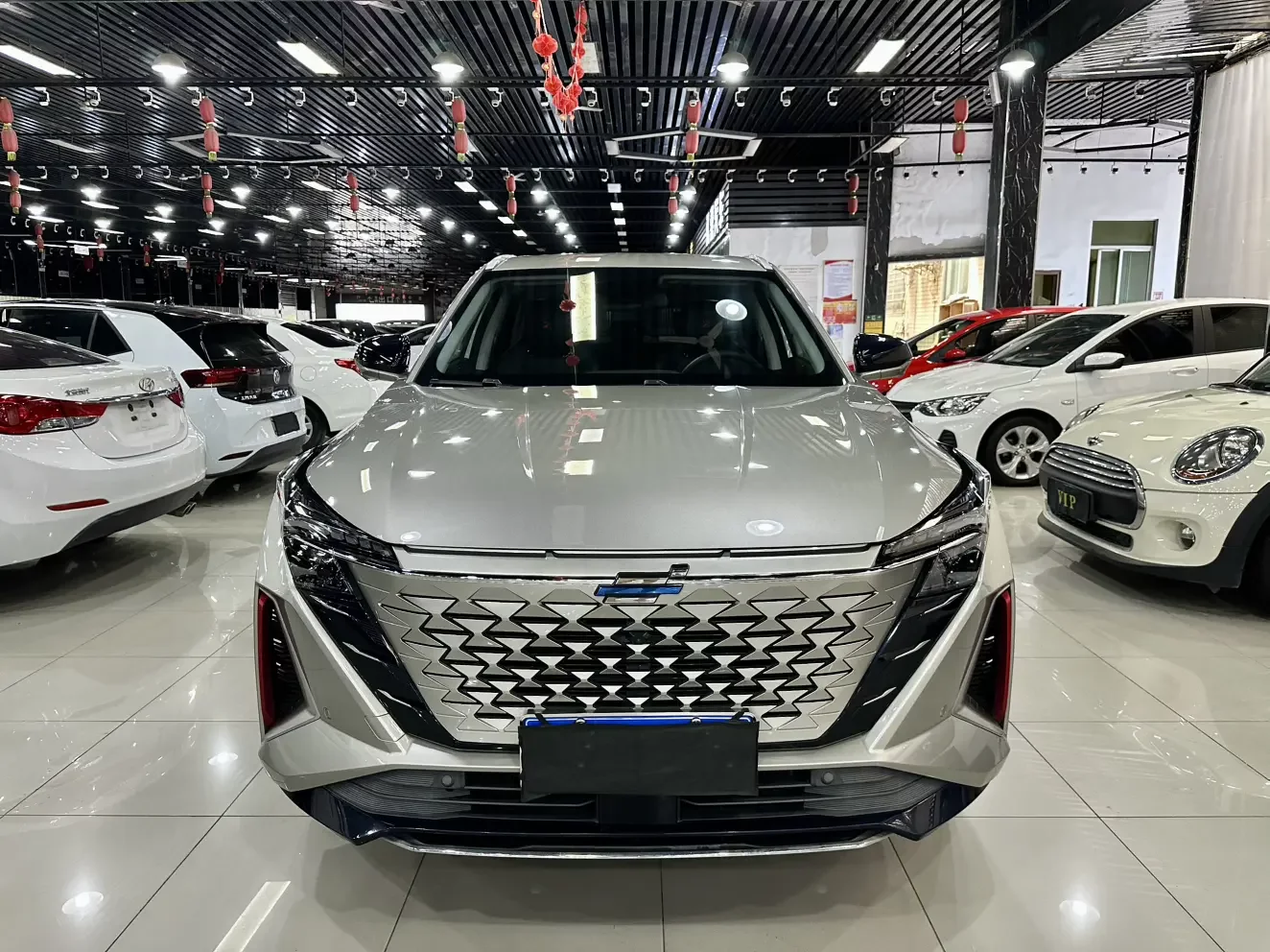 Oshan Changan Auchan Z6