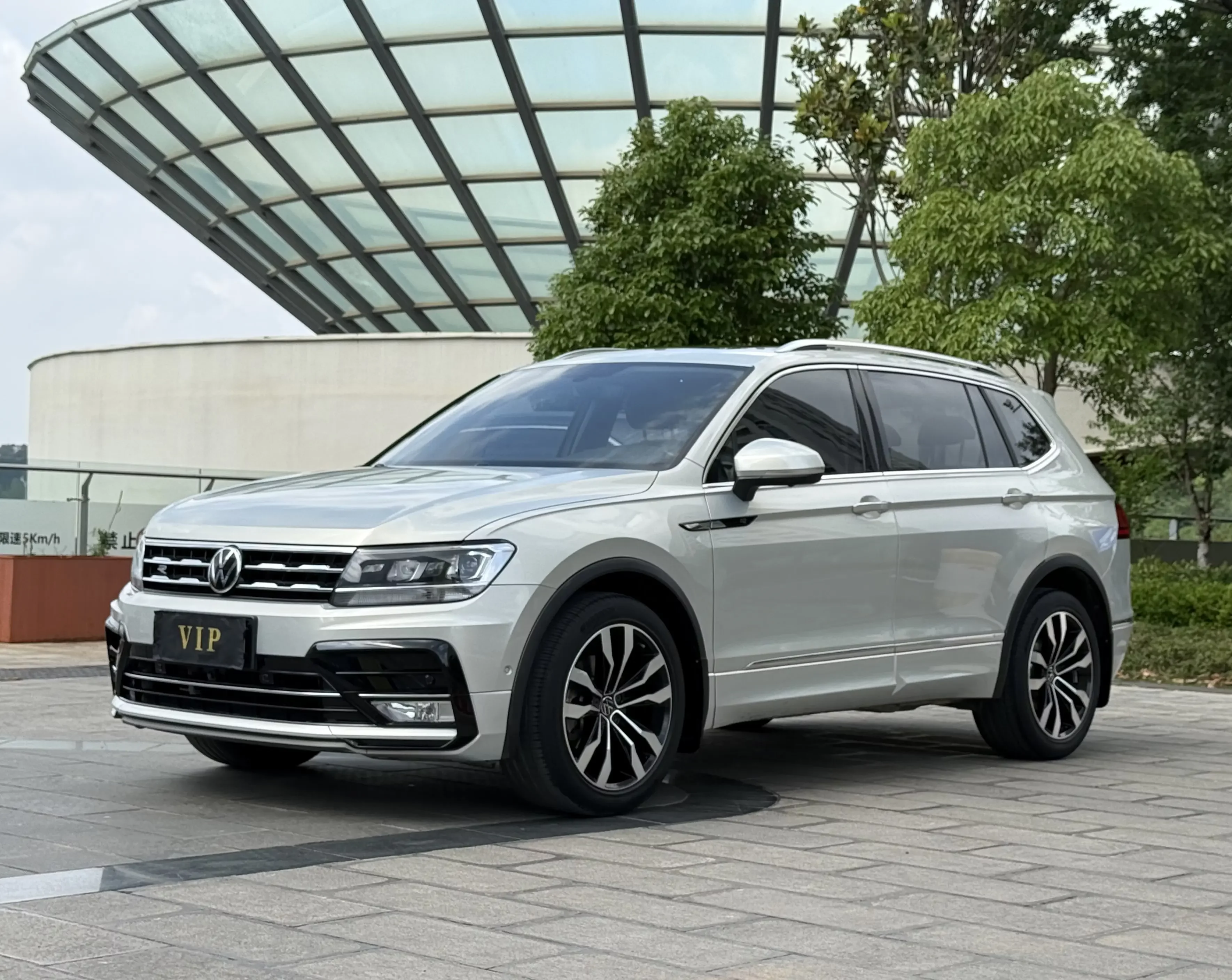 Volkswagen Tiguan L