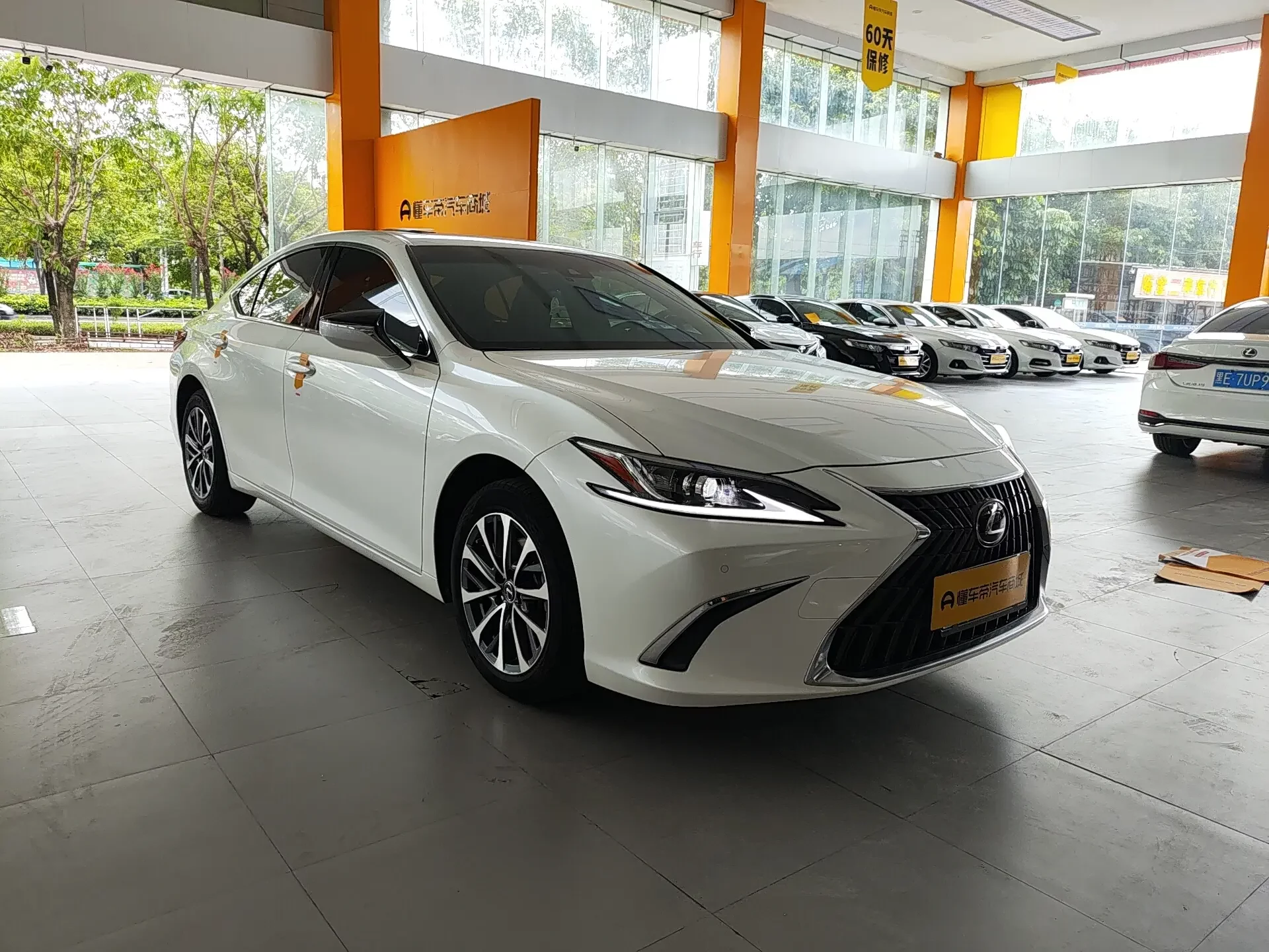 Lexus ES