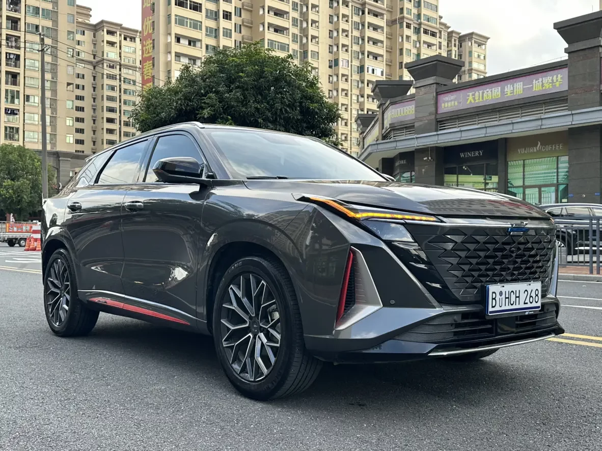 Oshan Changan Auchan Z6