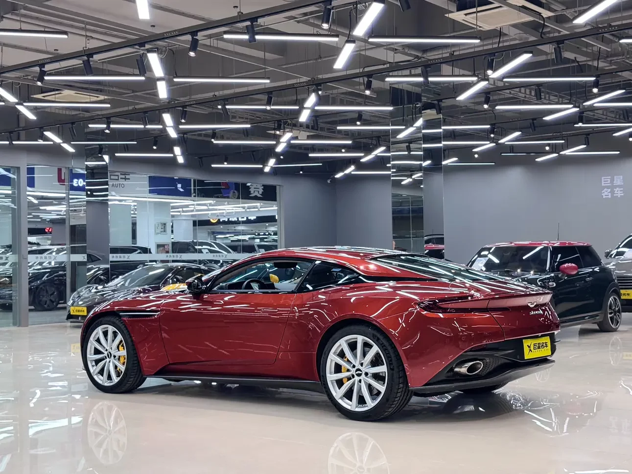 Aston Martin DB11