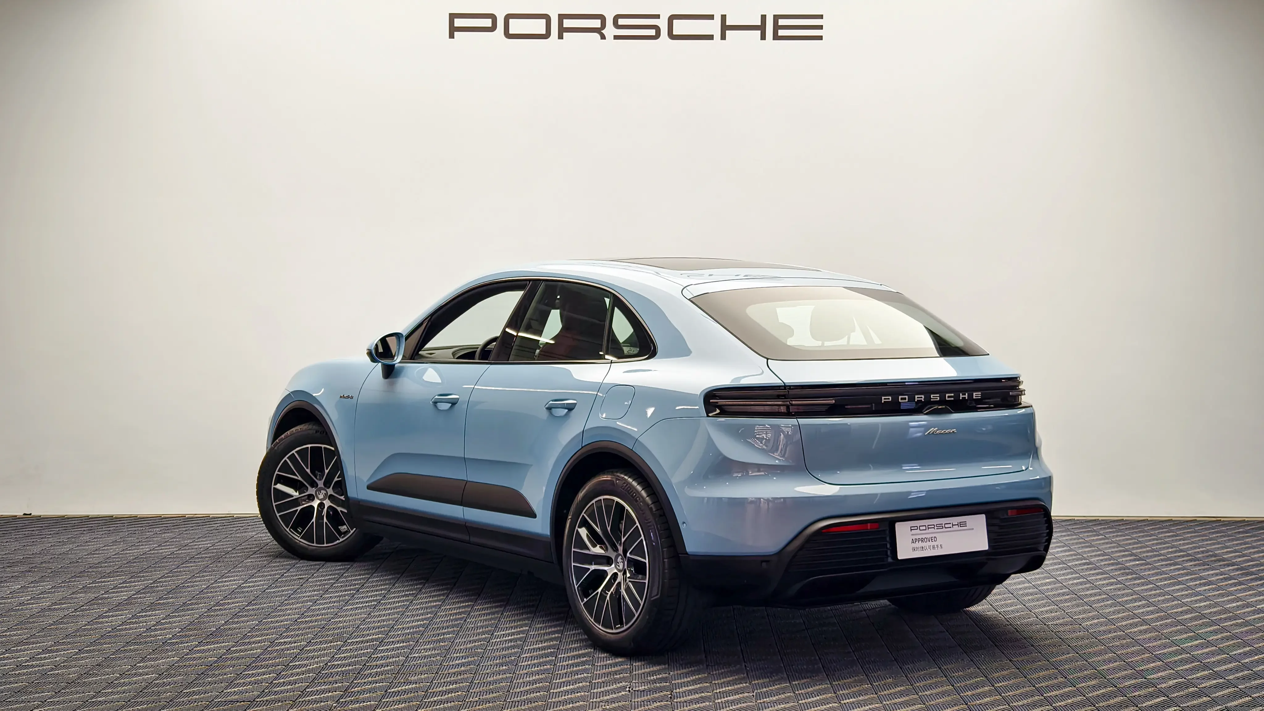 Porsche Macan EV