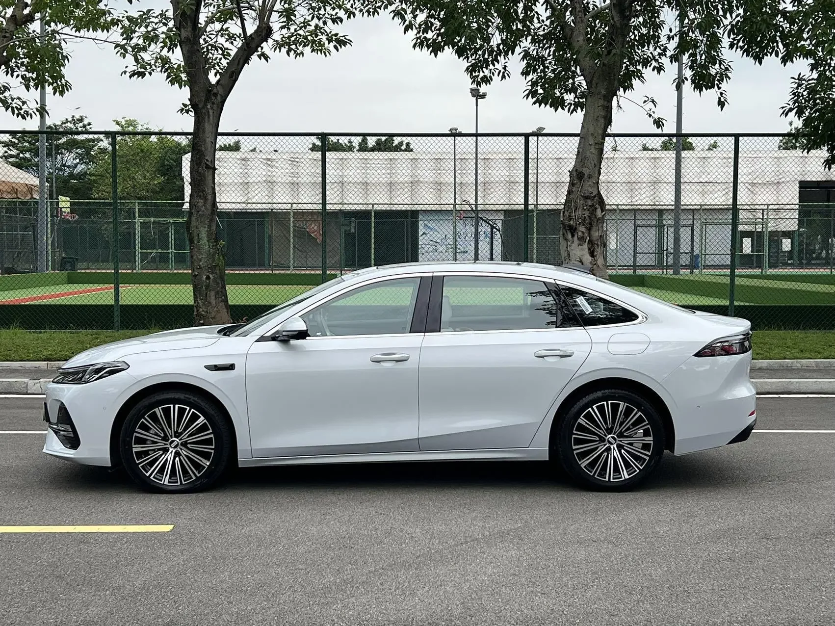 Geely Galaxy A7 EM