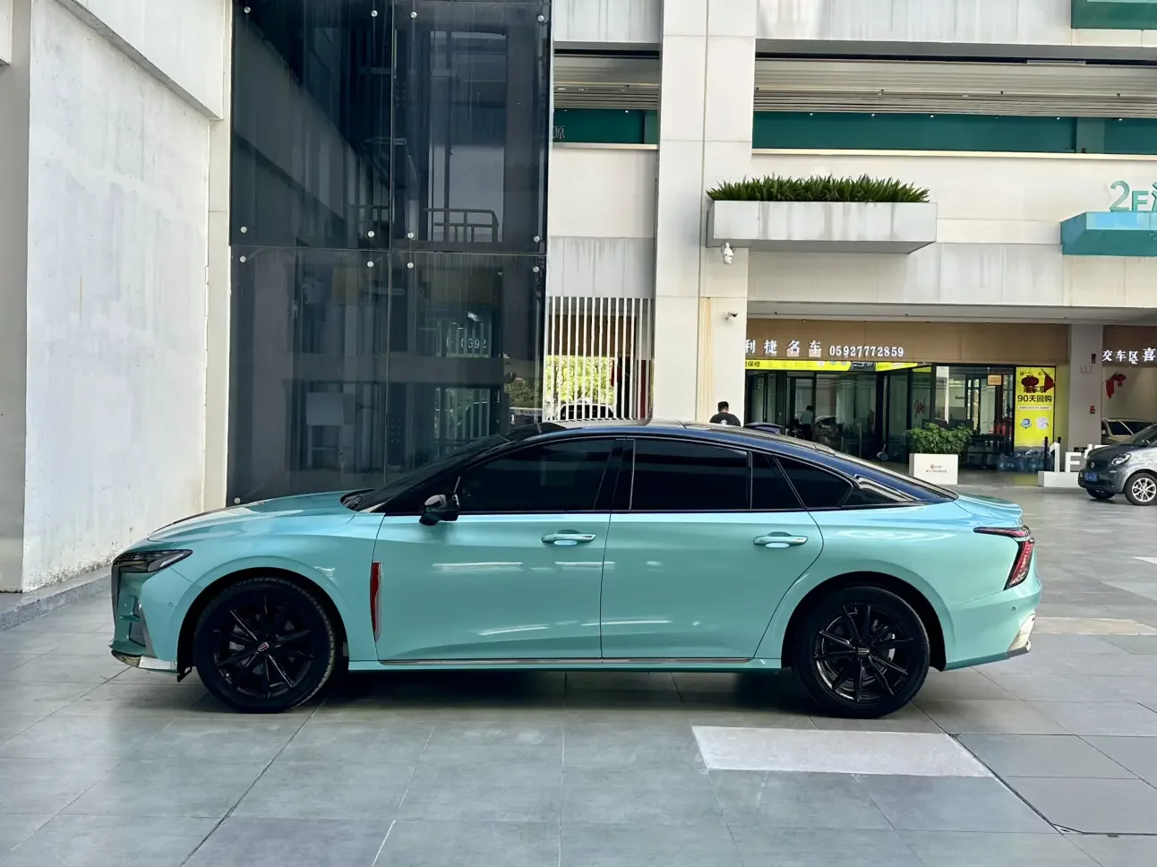 Hongqi H6