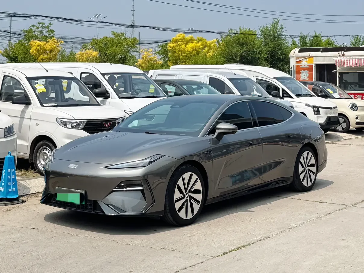 Geely Galaxy E8