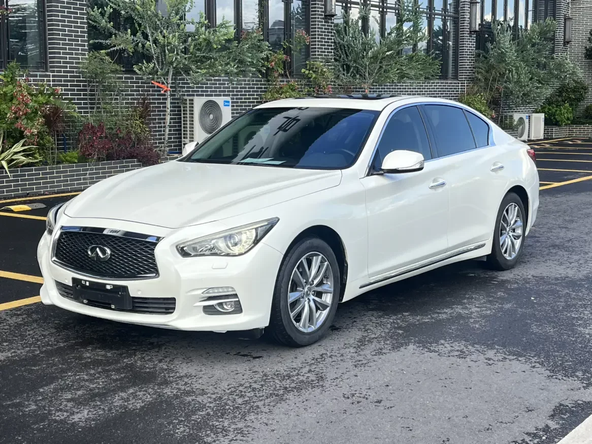 Infiniti Q50L  из Китая