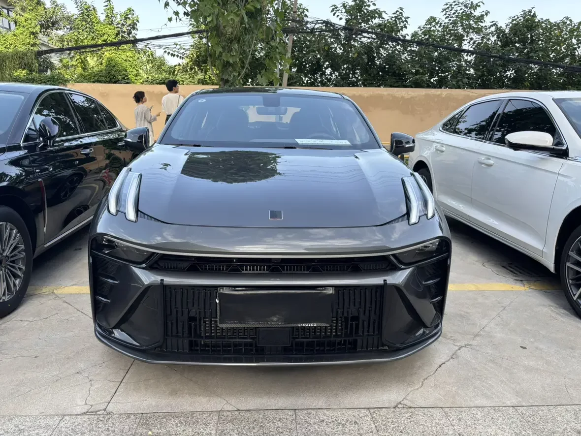 Lynk & Co 03