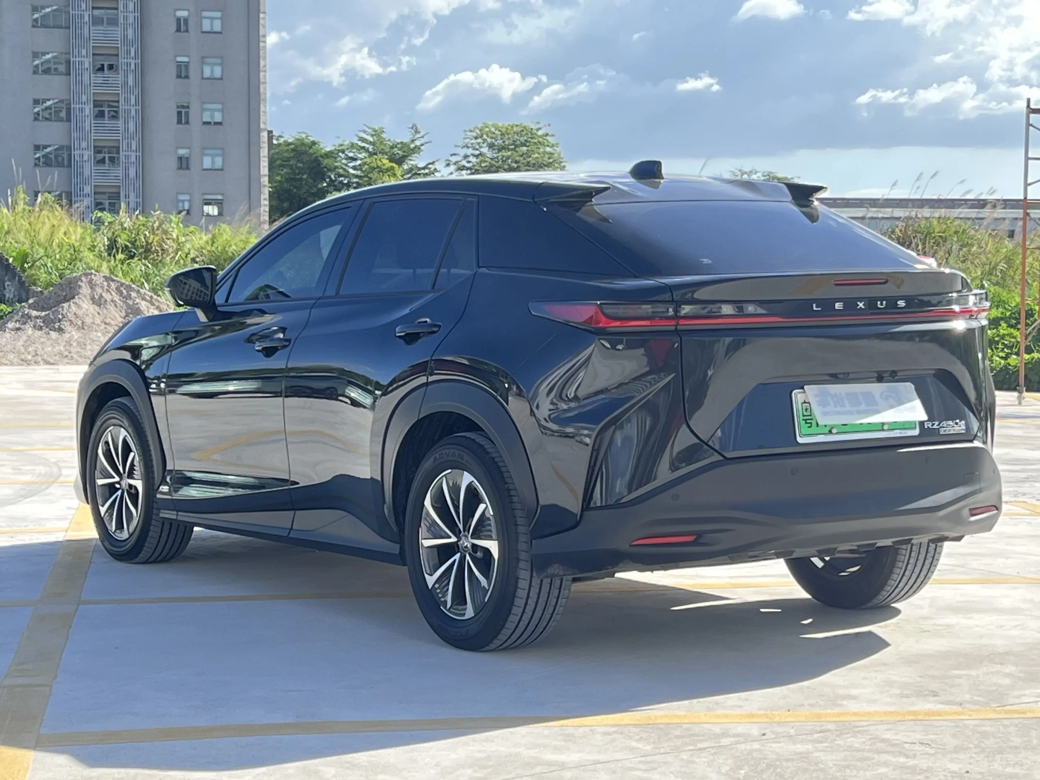 Lexus RZ