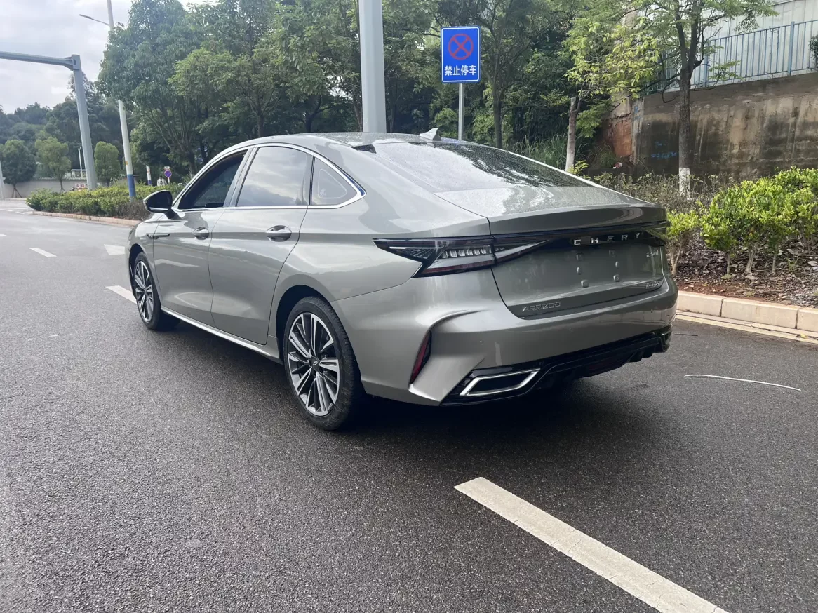 Chery Arrizo 8