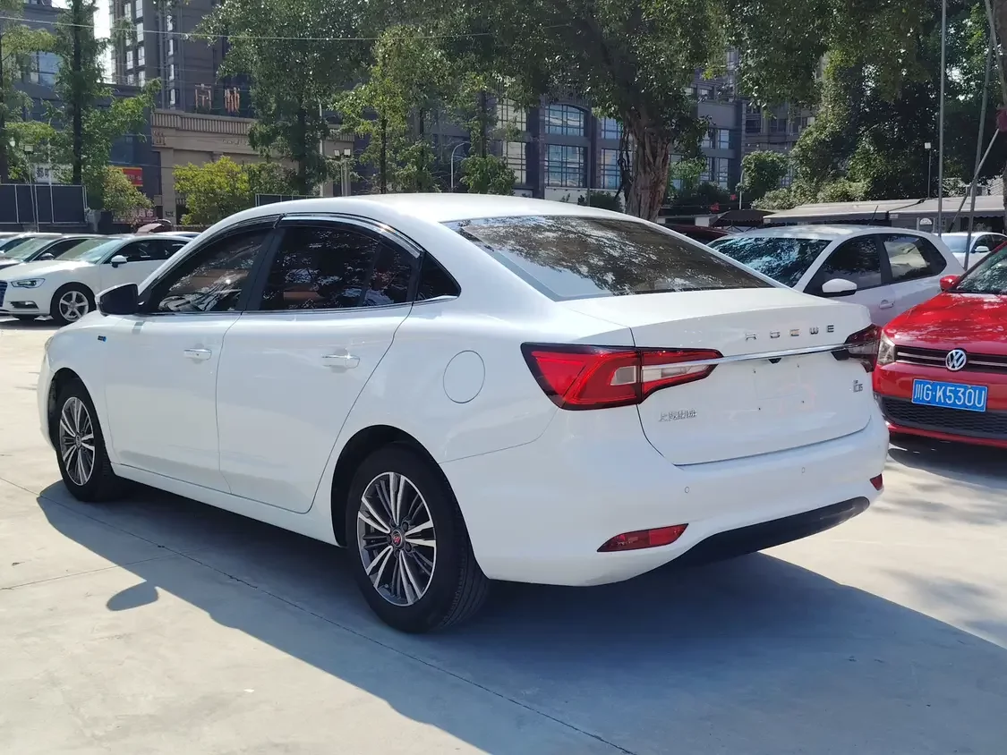 Roewe i5