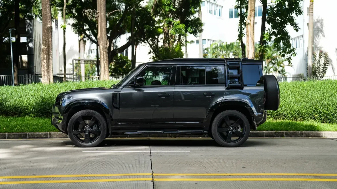Land Rover guard