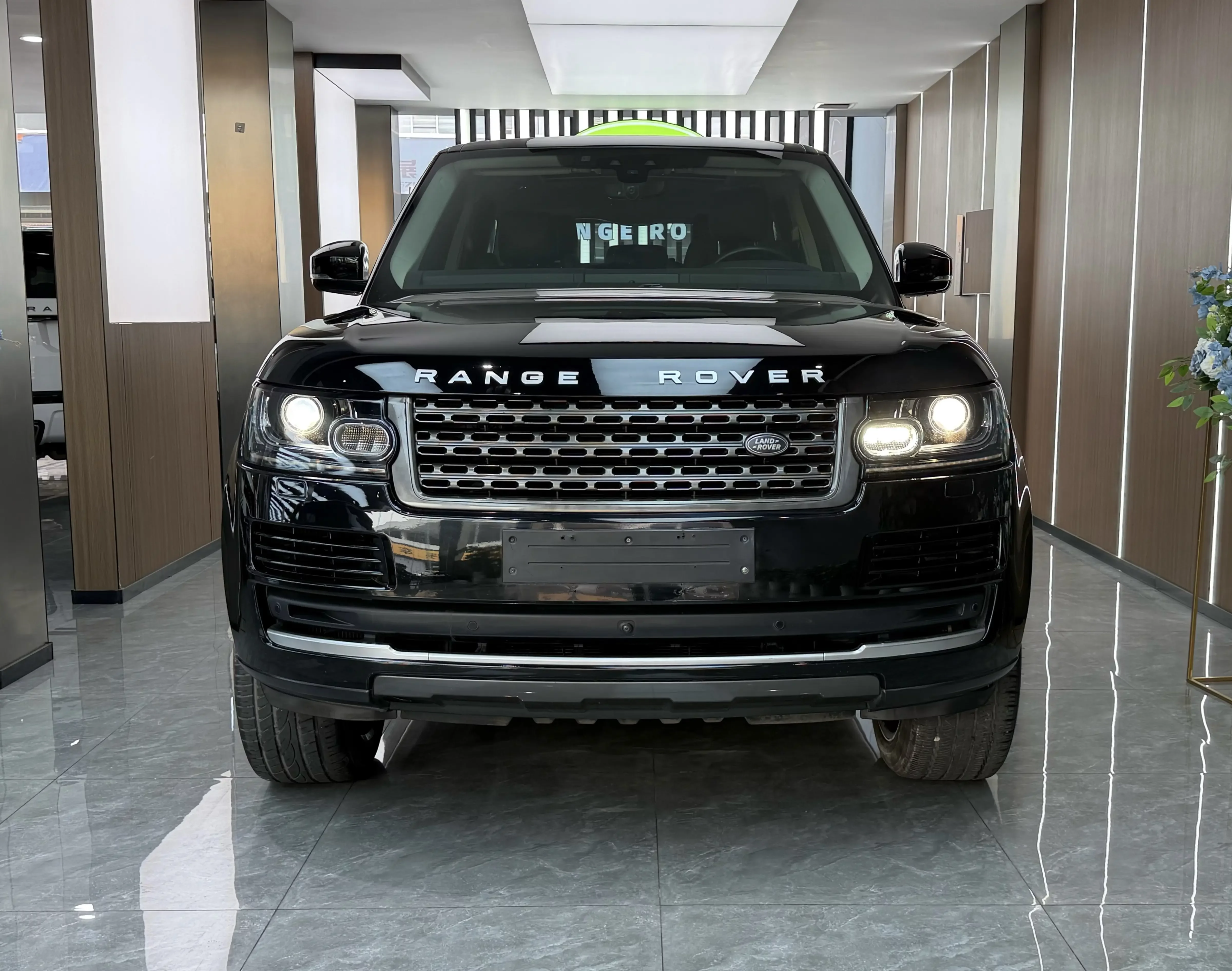 Land Rover range rover