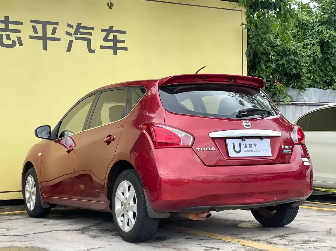 Nissan Tiida