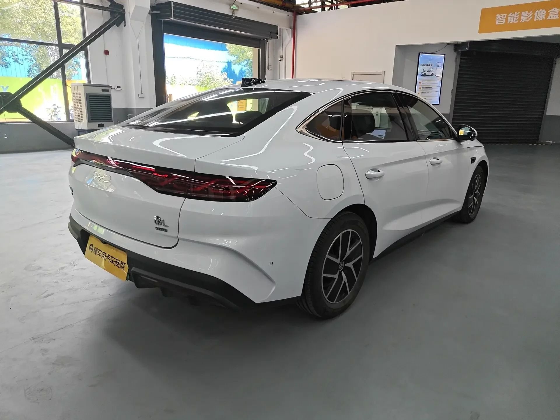 BYD Qin L DM