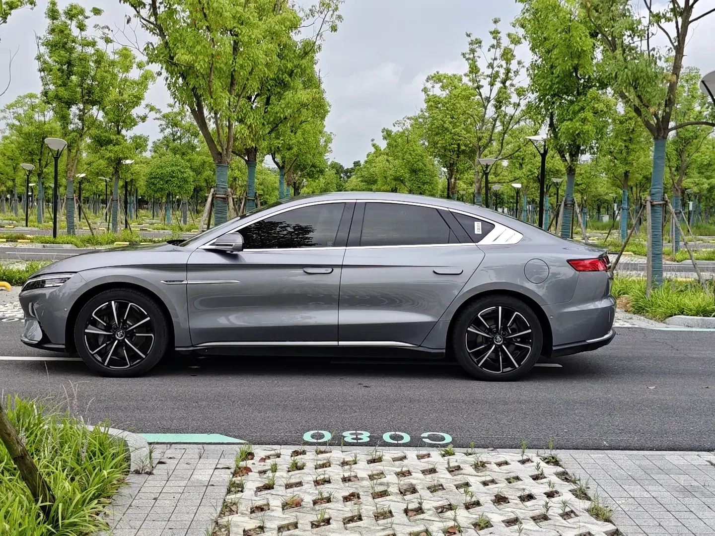 BYD Han EV