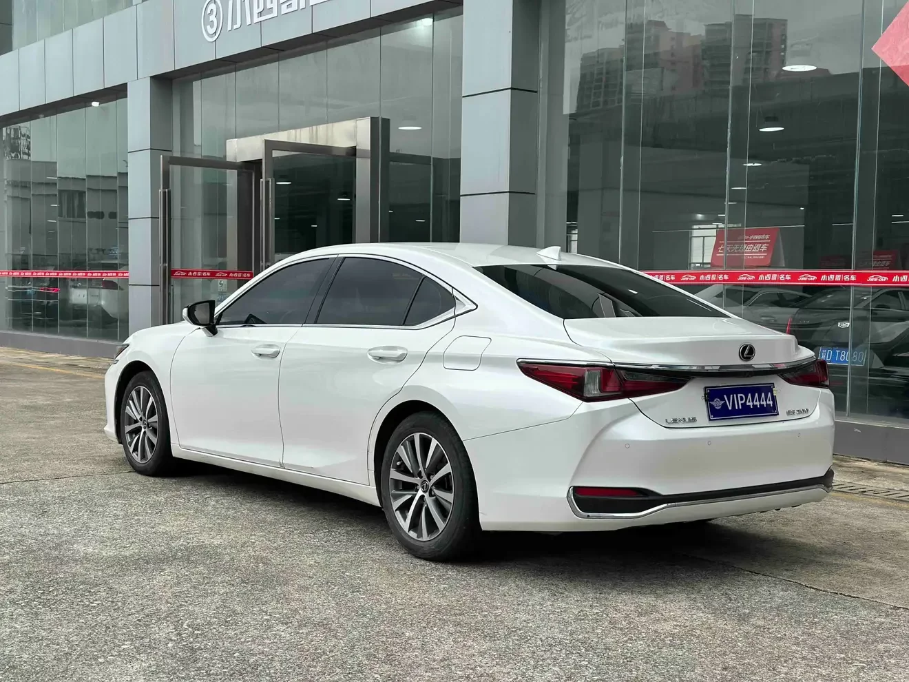 Lexus ES