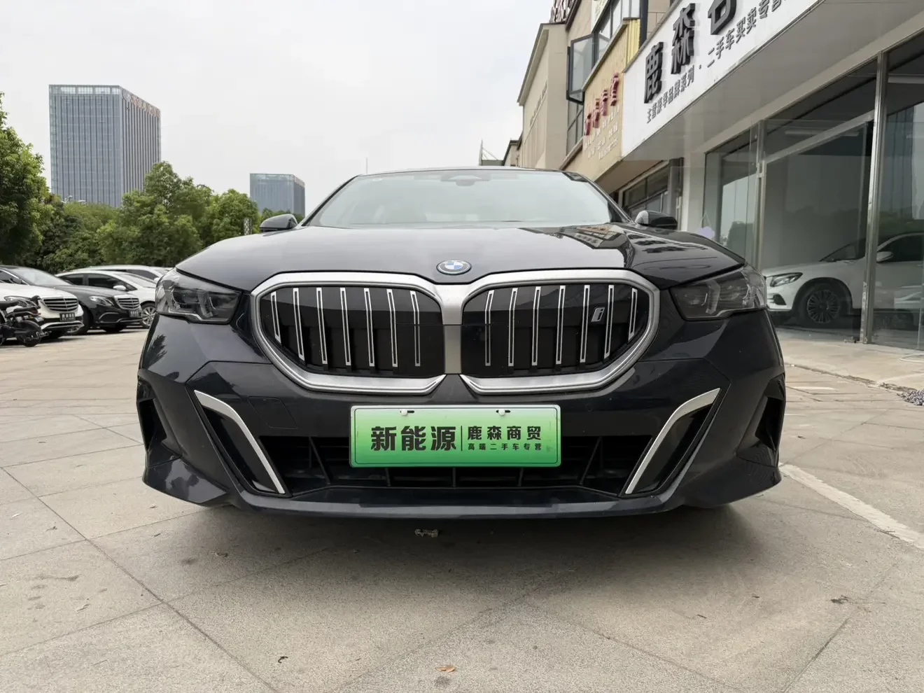 BMW i5