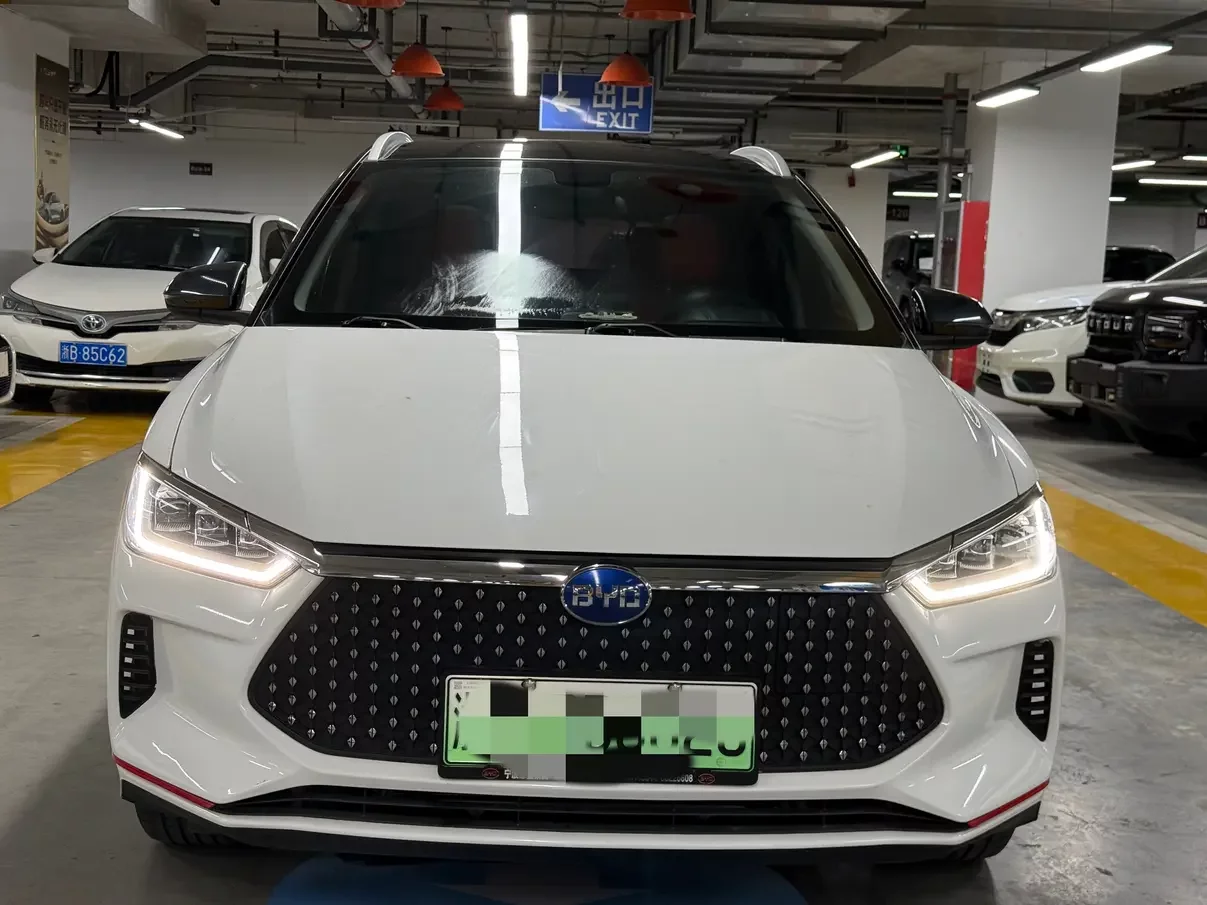 BYD e2