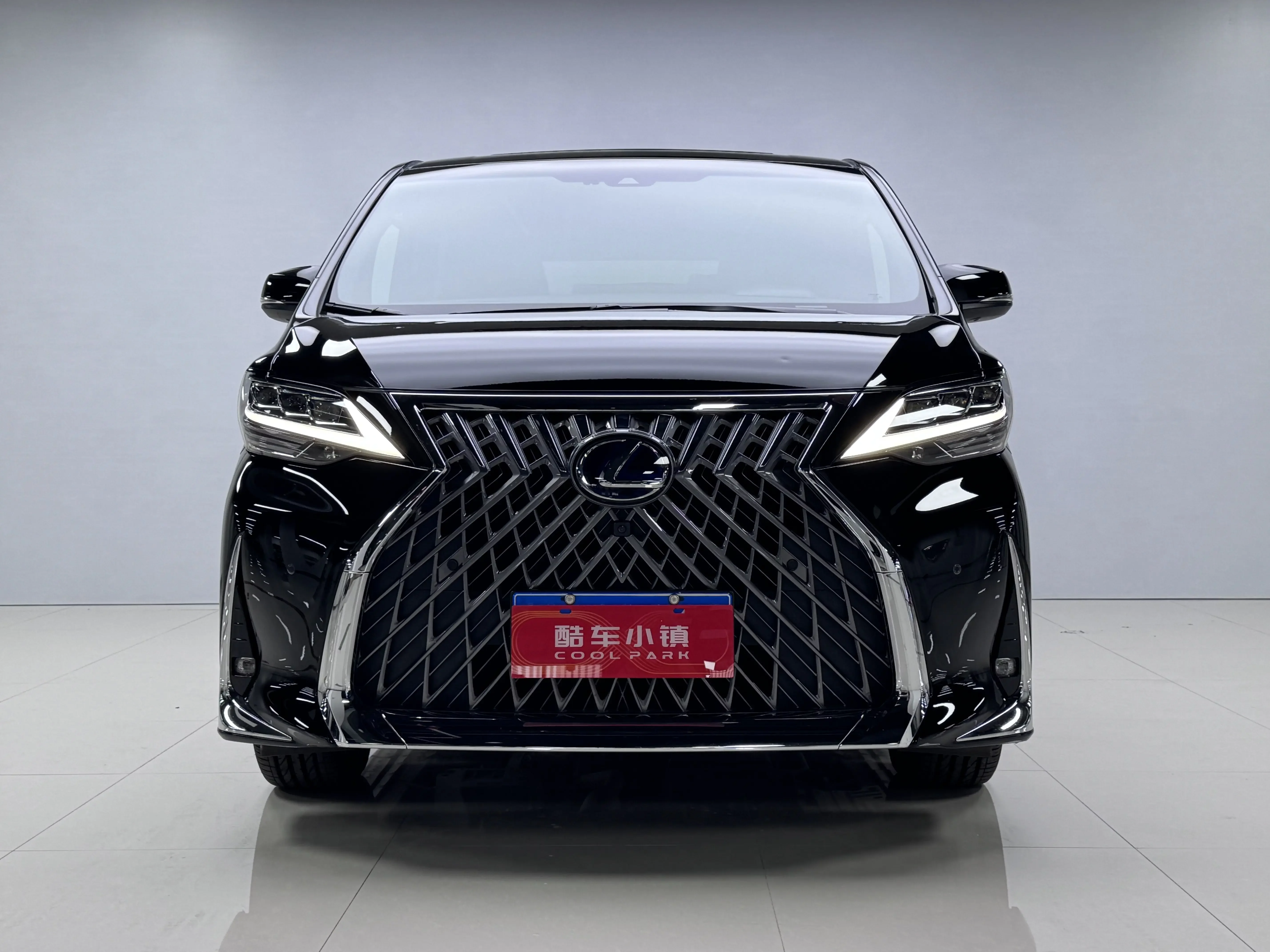 Lexus LM