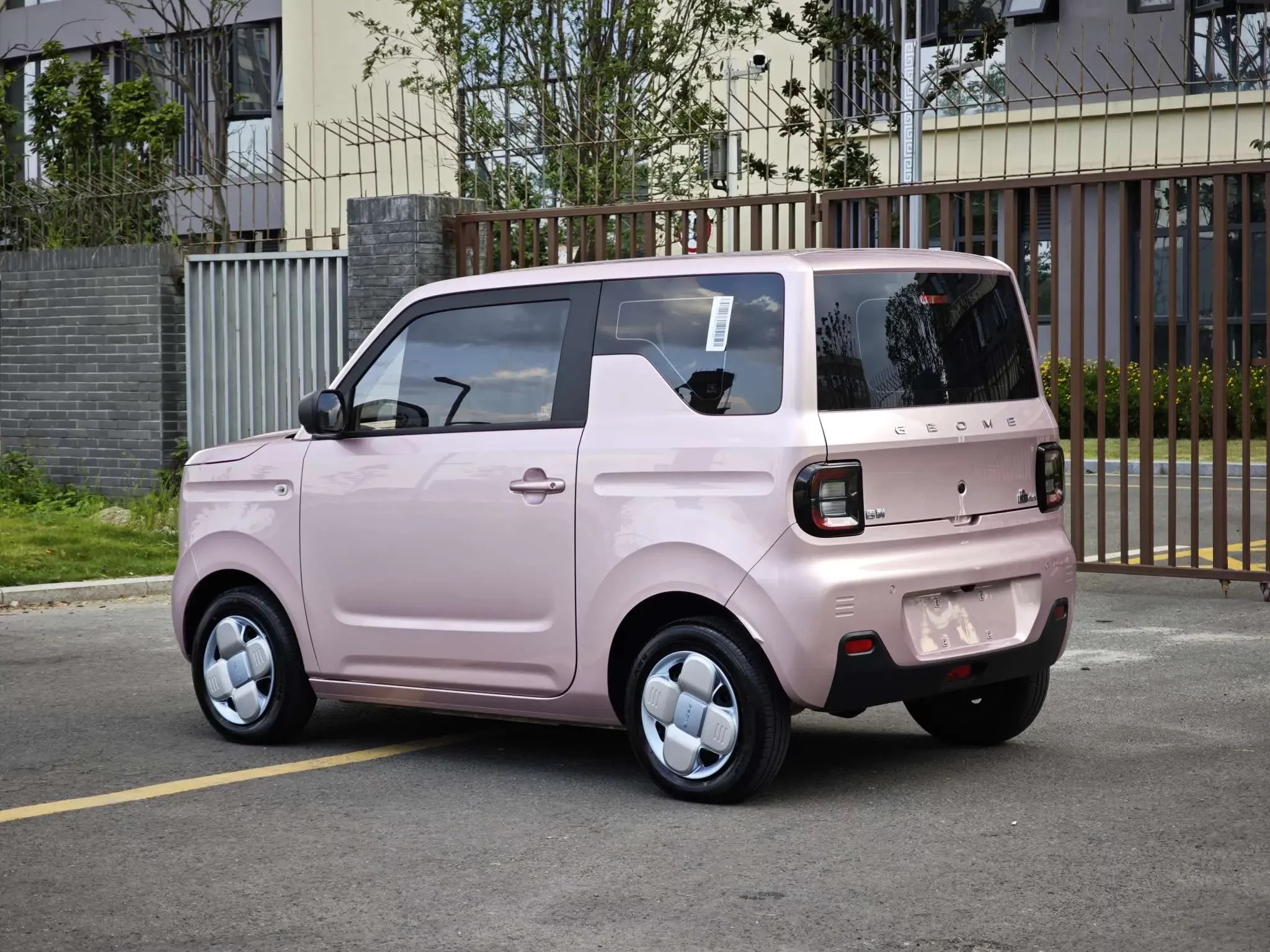 Geely panda