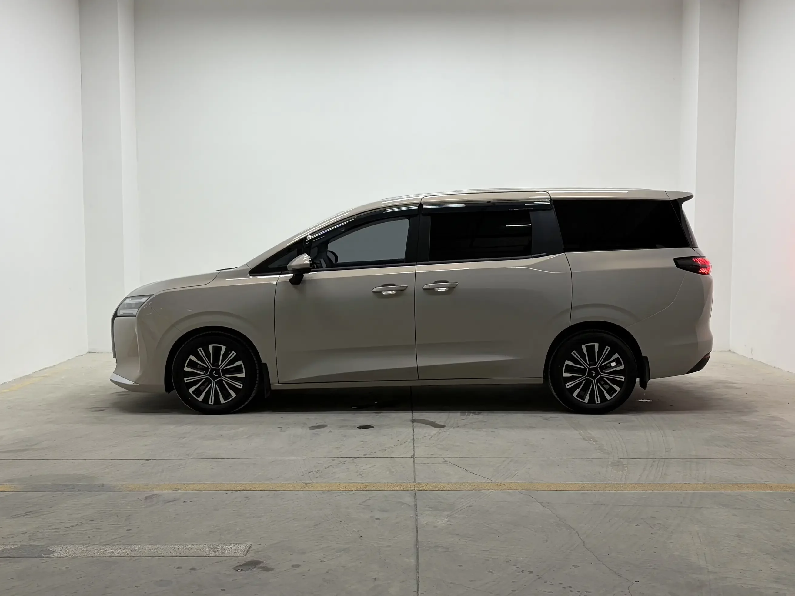 Wuling Starlight 730