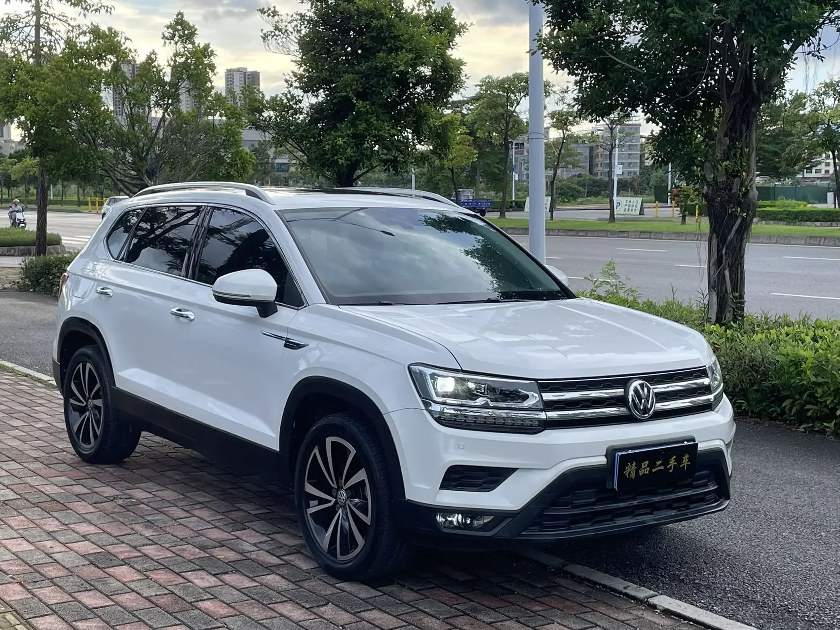 Volkswagen Tharu