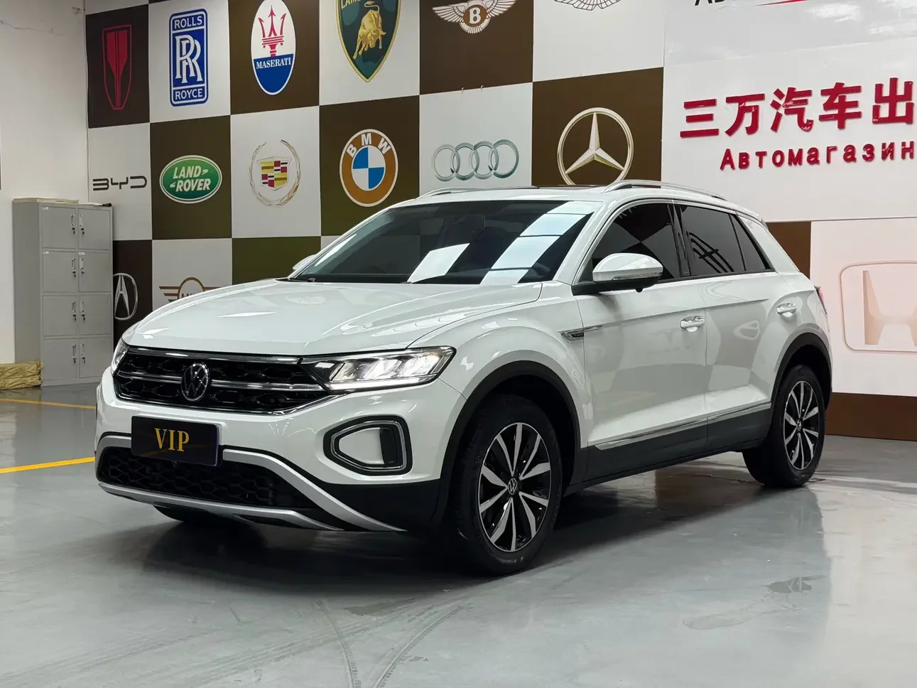 VOLKSWAGEN T-ROC
