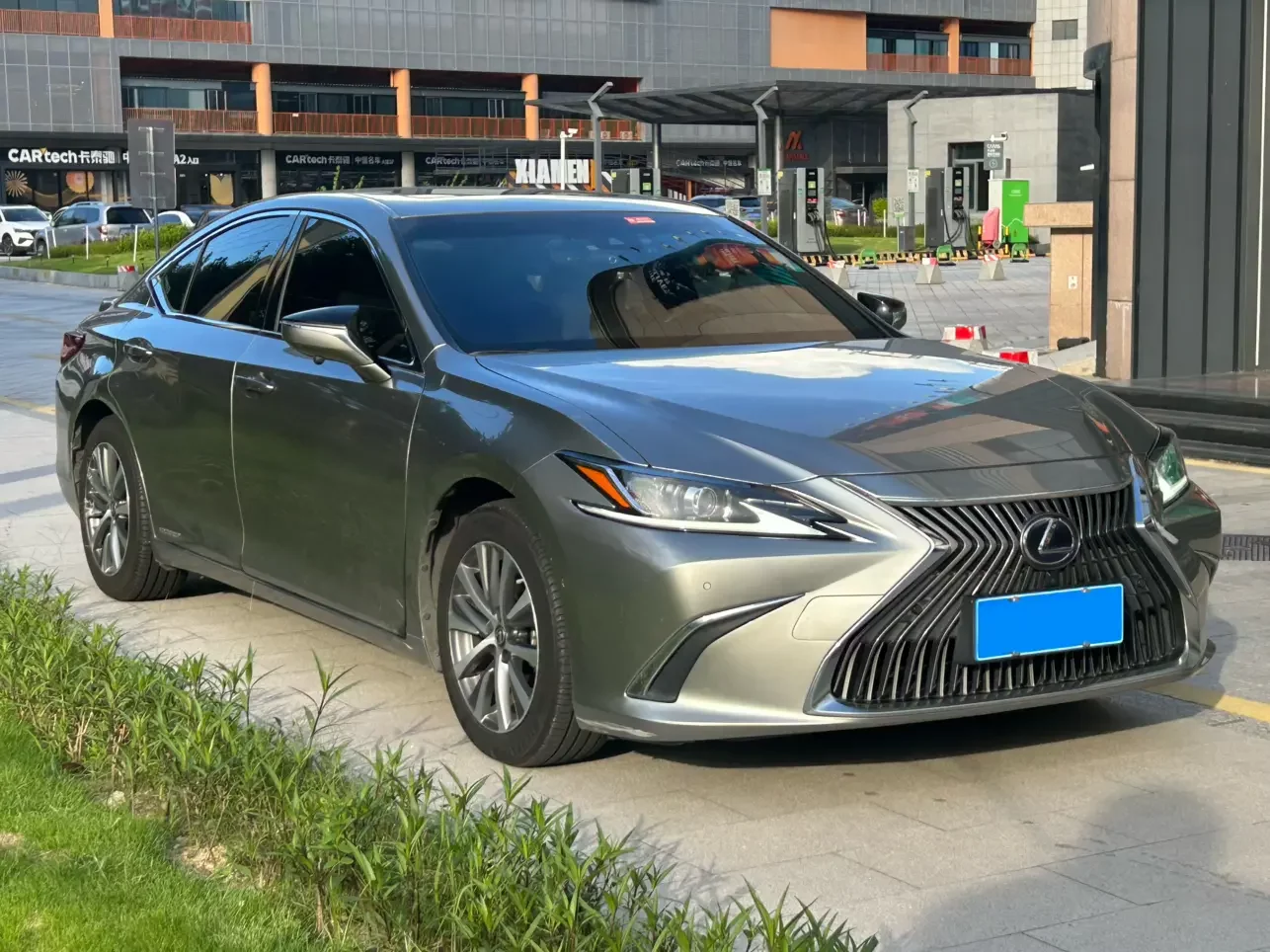 Lexus ES