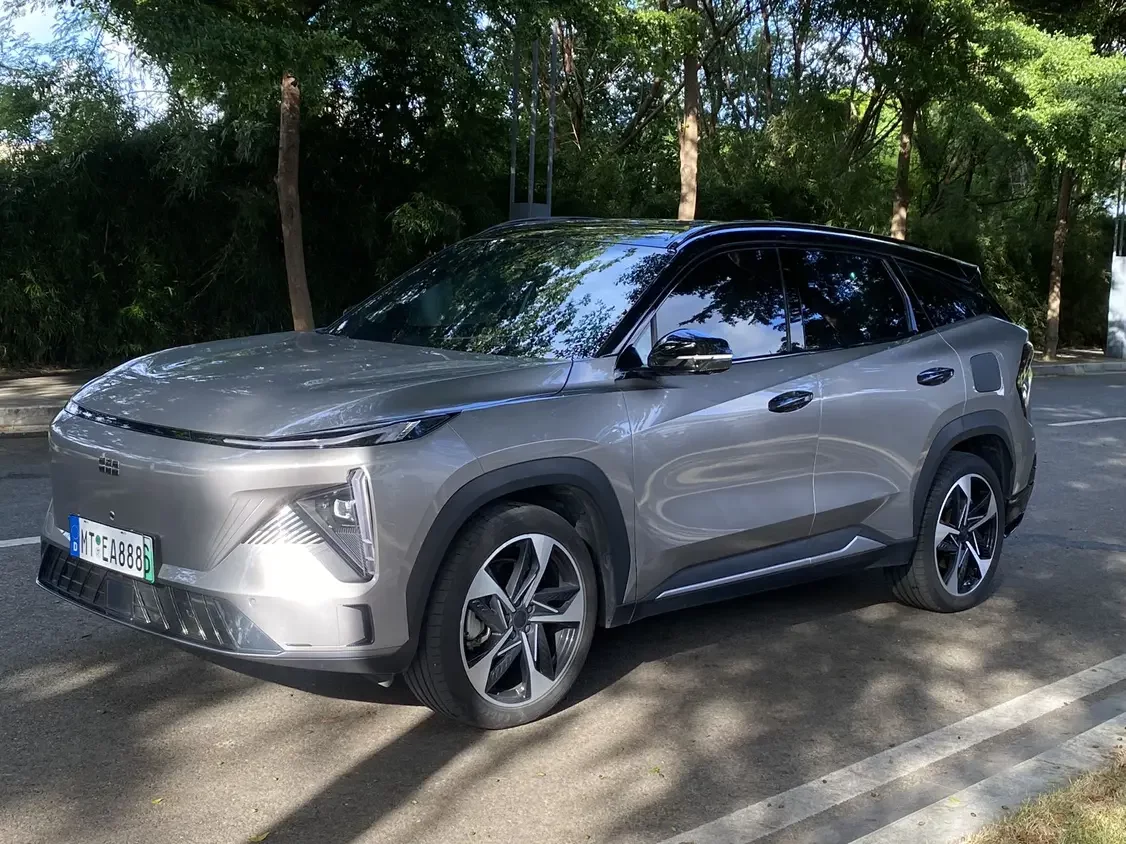 Geely Galaxy L7