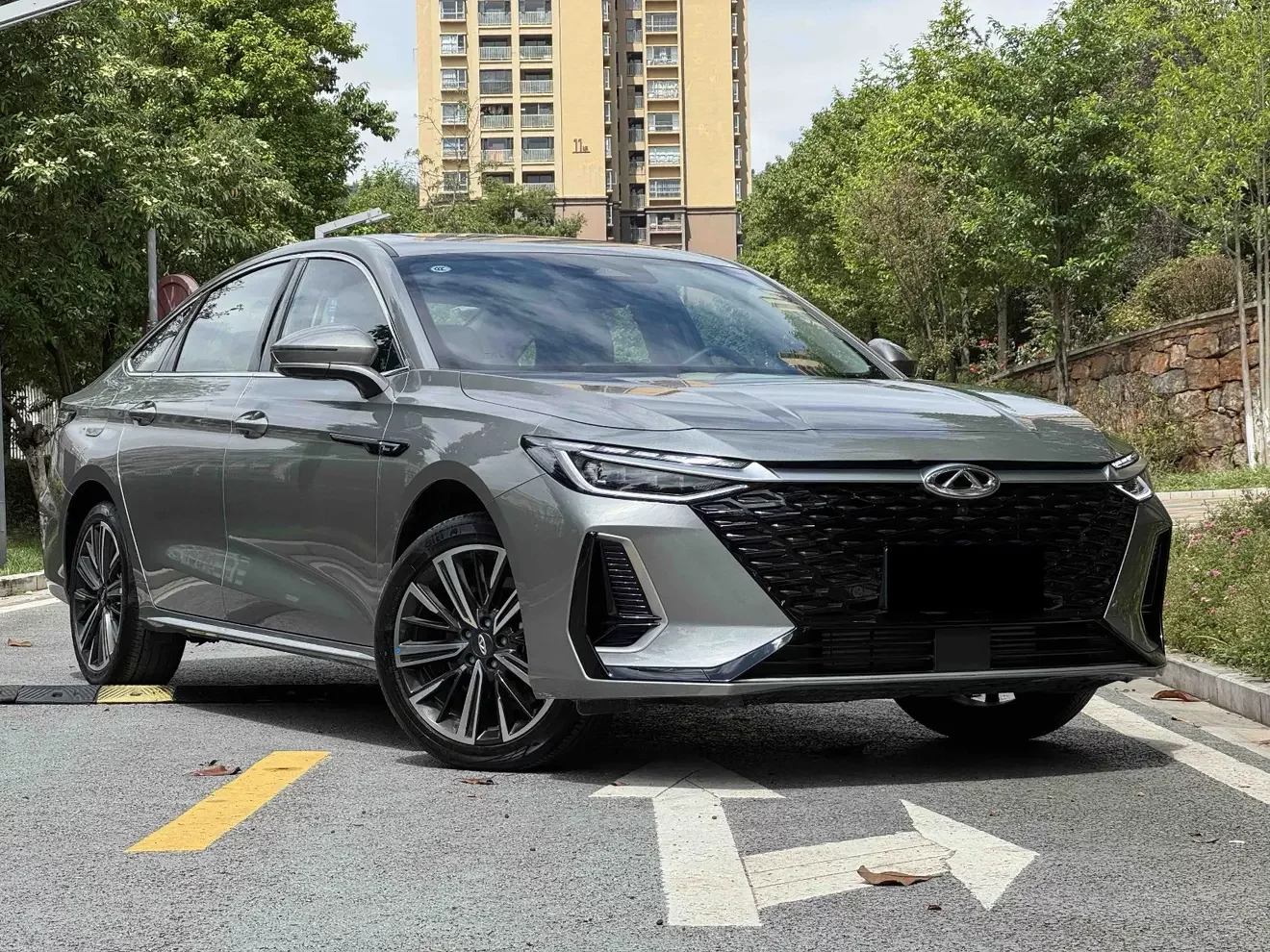 Chery Arrizo 8