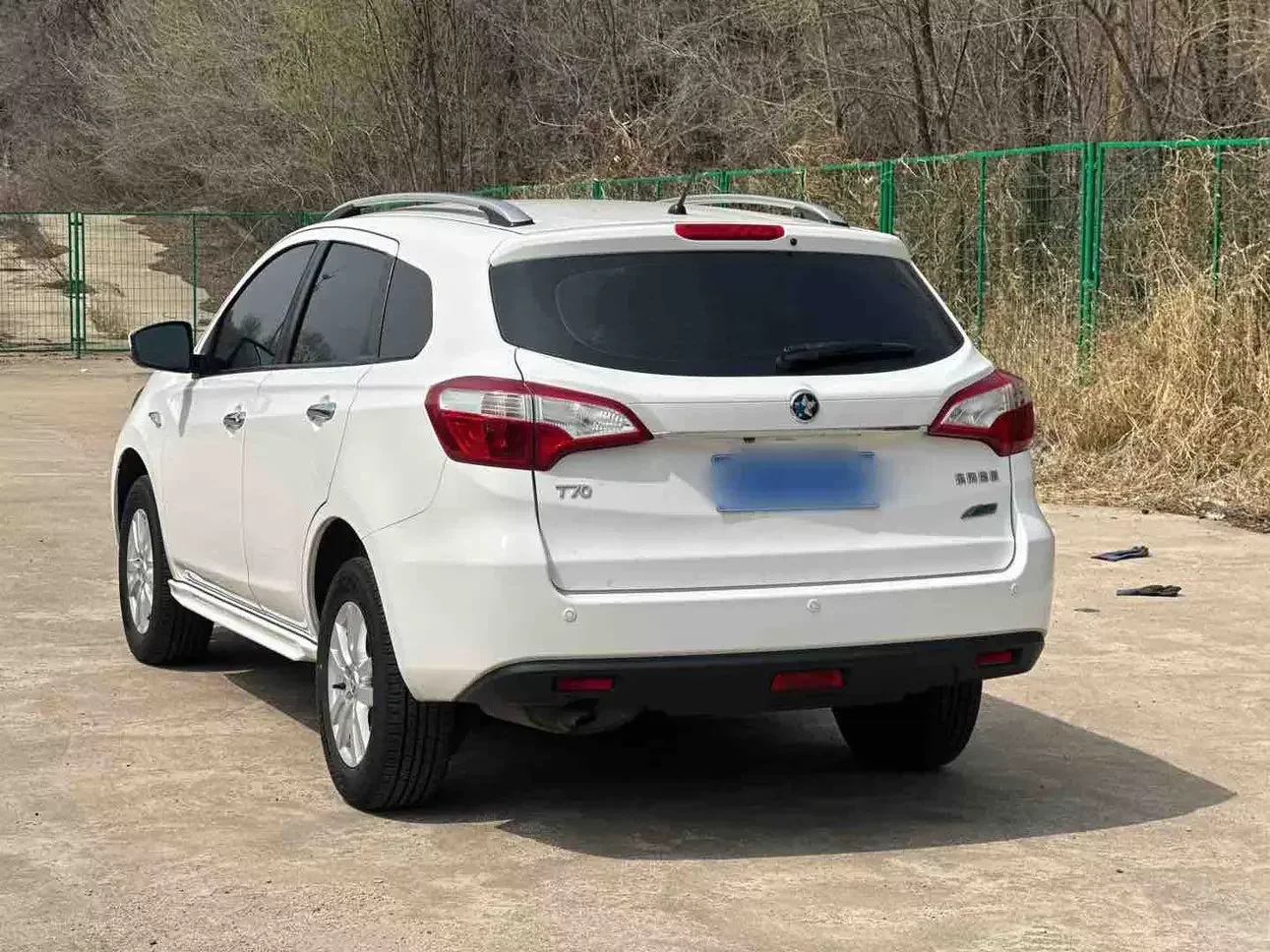 Kai Chen Venucia T70