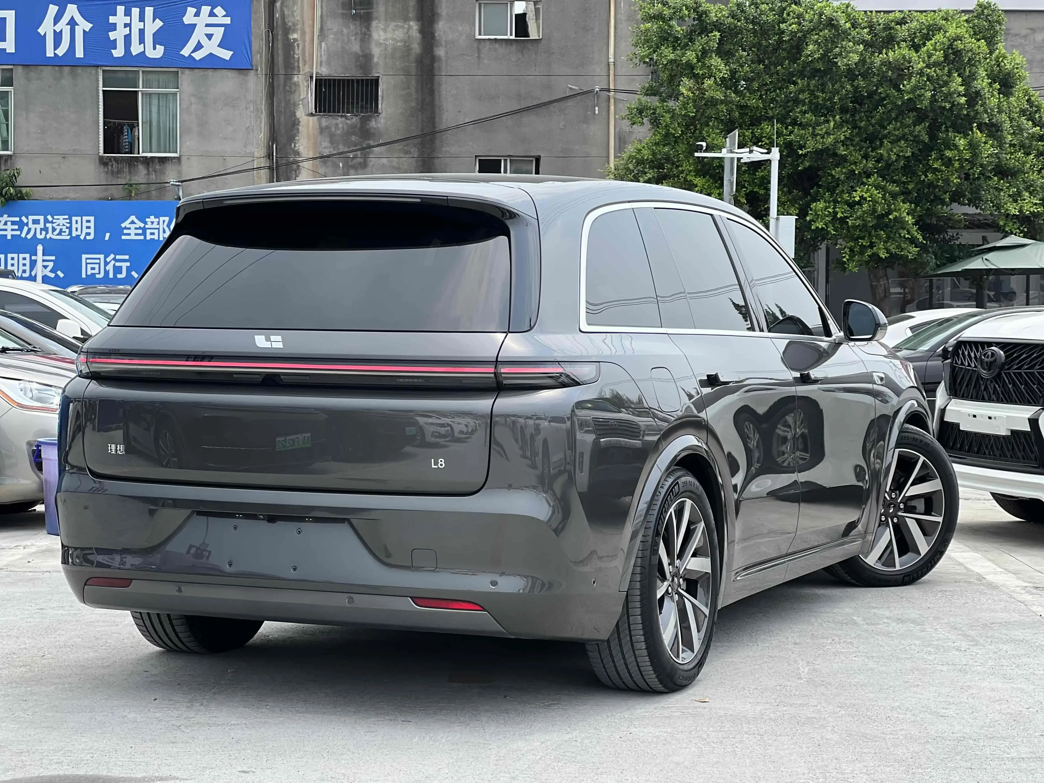 Lixiang L8
