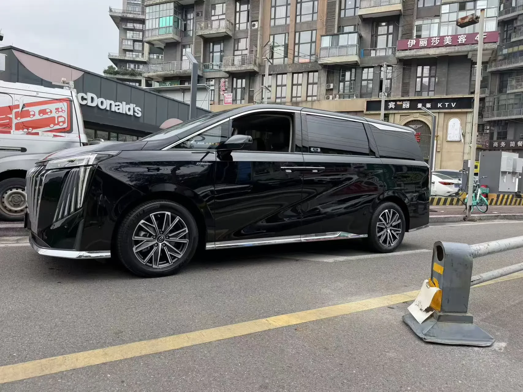 GAC Trumpchi M8