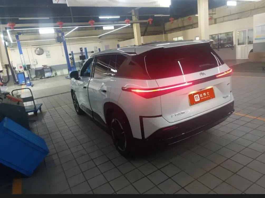 Toyota Bozhi 3X