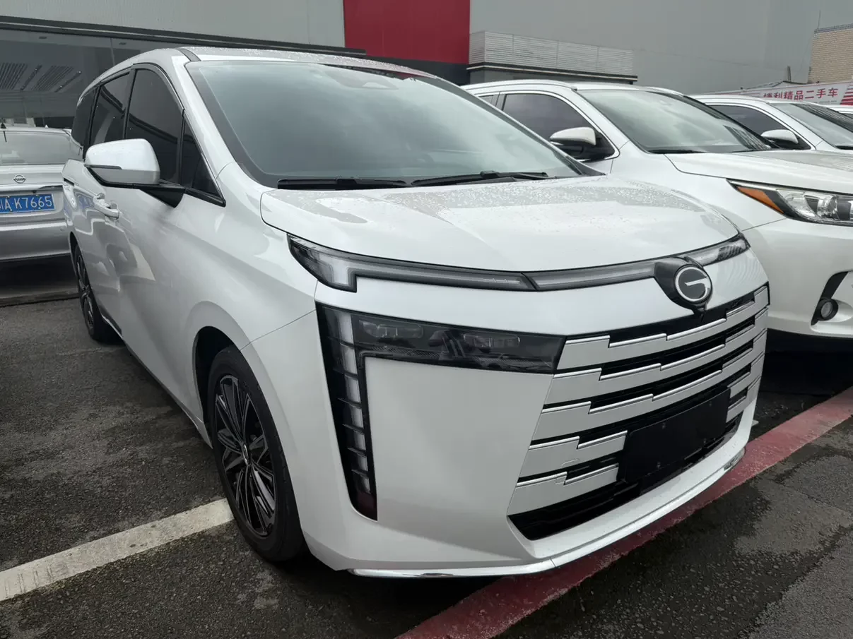 GAC Trumpchi E8 PHEV