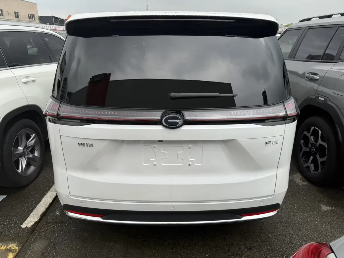 GAC Trumpchi E8 PHEV