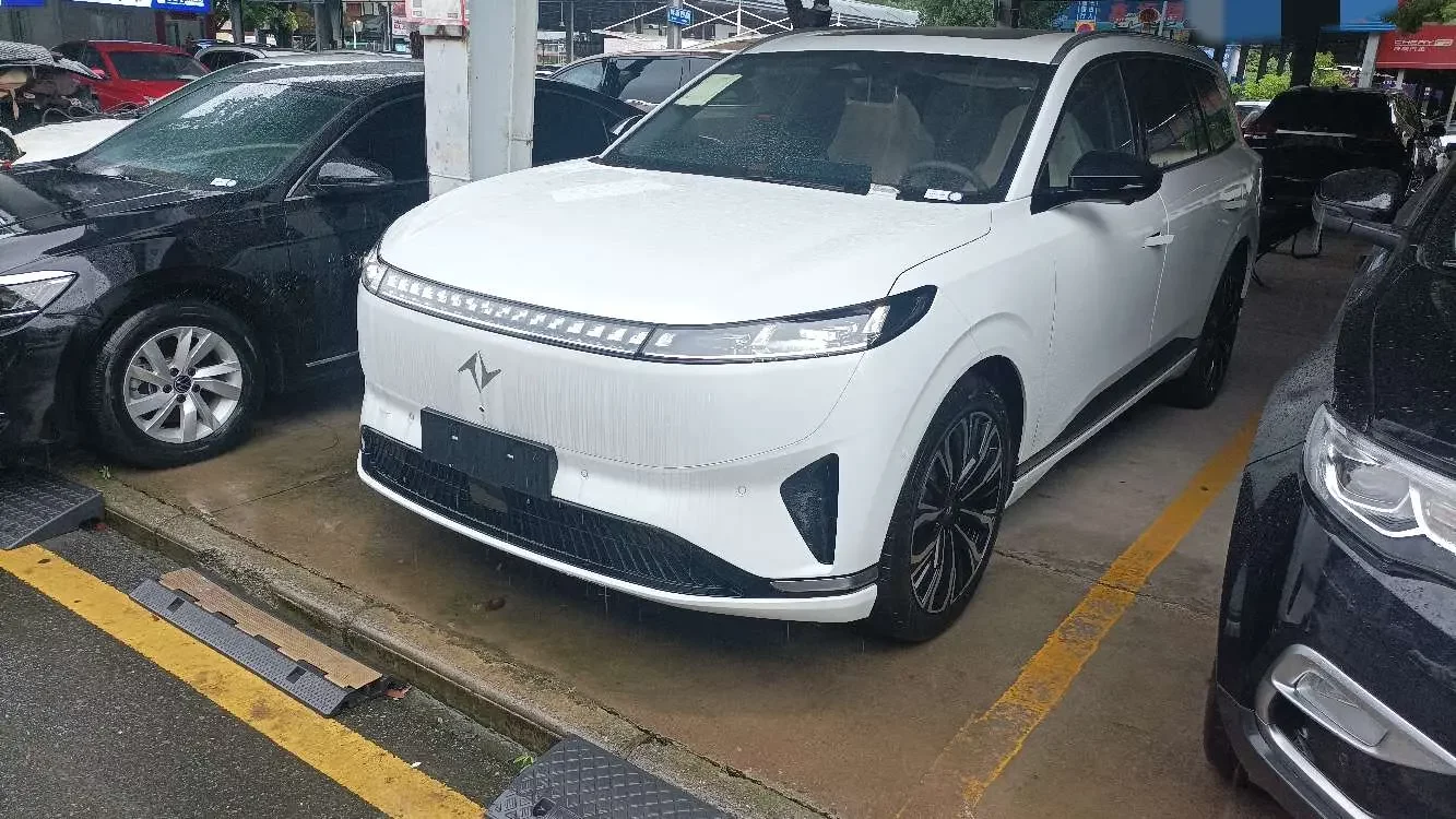Dongfeng Yipai 008