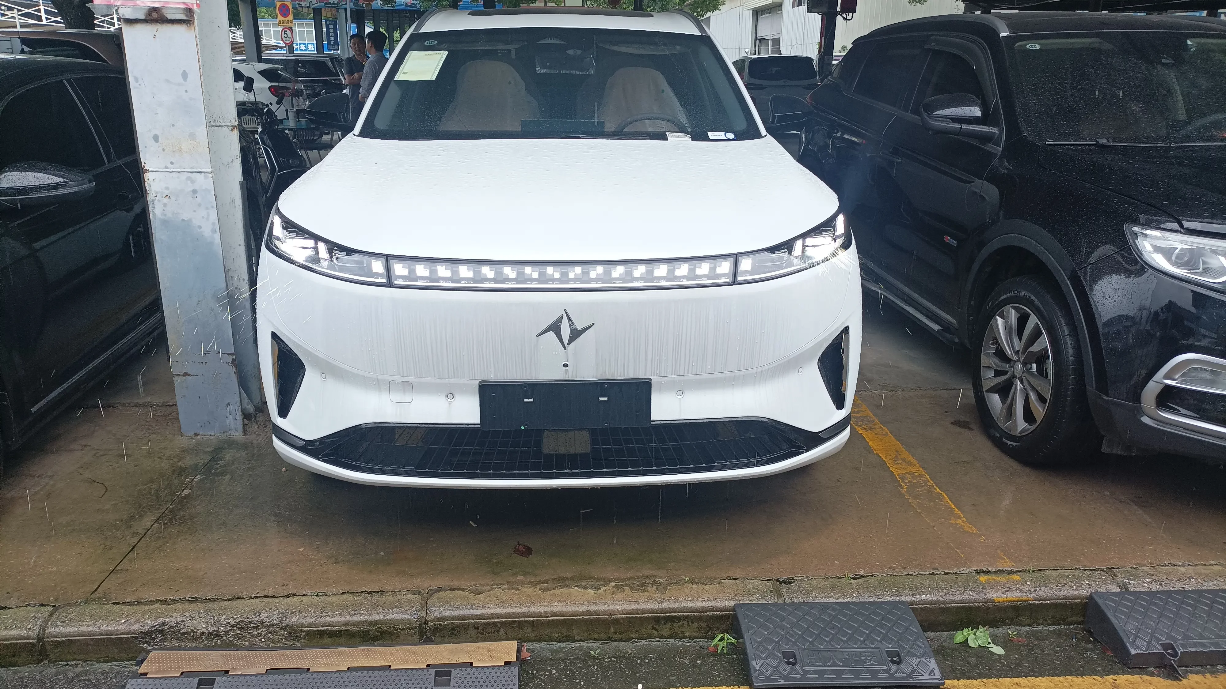Dongfeng Yipai 008