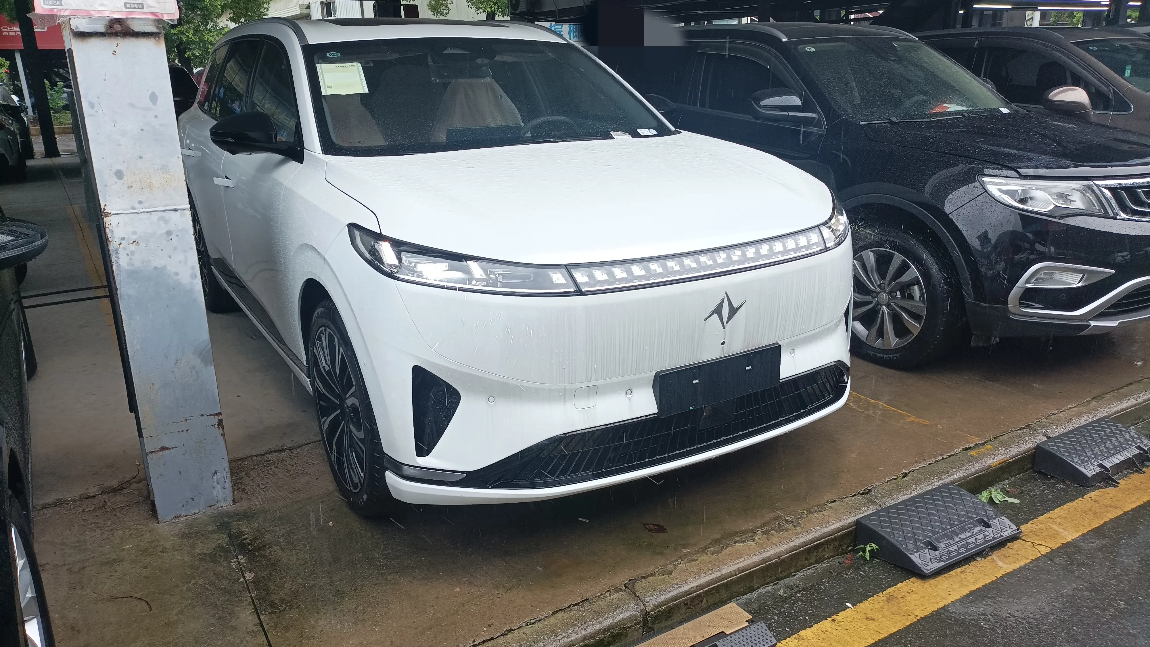 Dongfeng Yipai 008