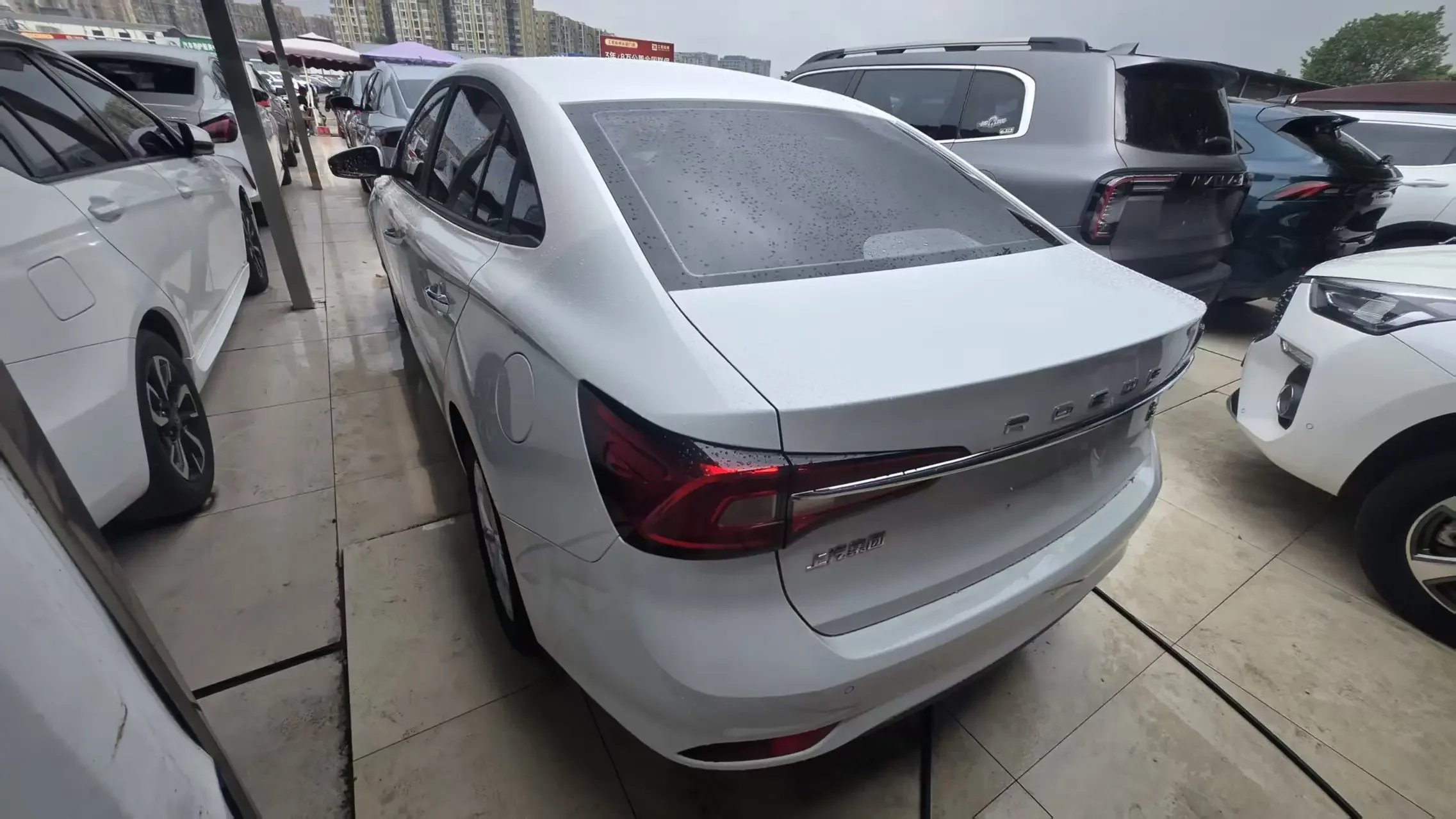 Roewe i5
